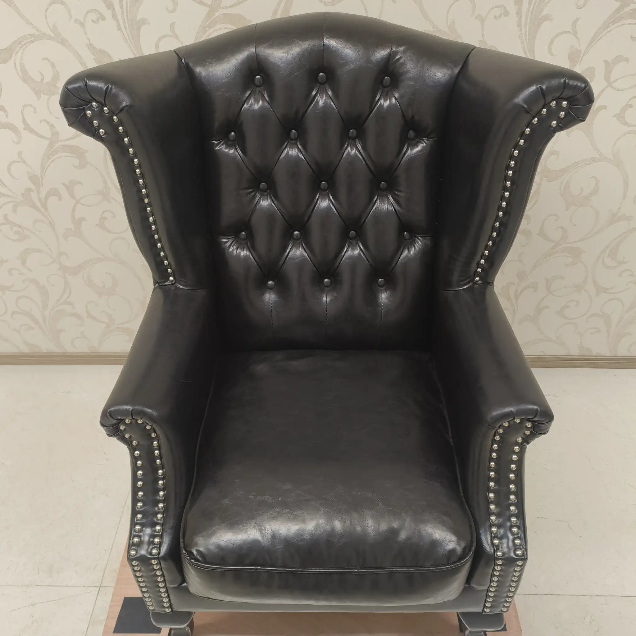 【リユース】 チェスターフィールド ソファ 1P / VINCENT (ヴィンセント) / 猫脚シリーズ / ウィングバックSA925モデル / 合成皮革 / ウィングバック,カブリオールレッグ(猫脚)