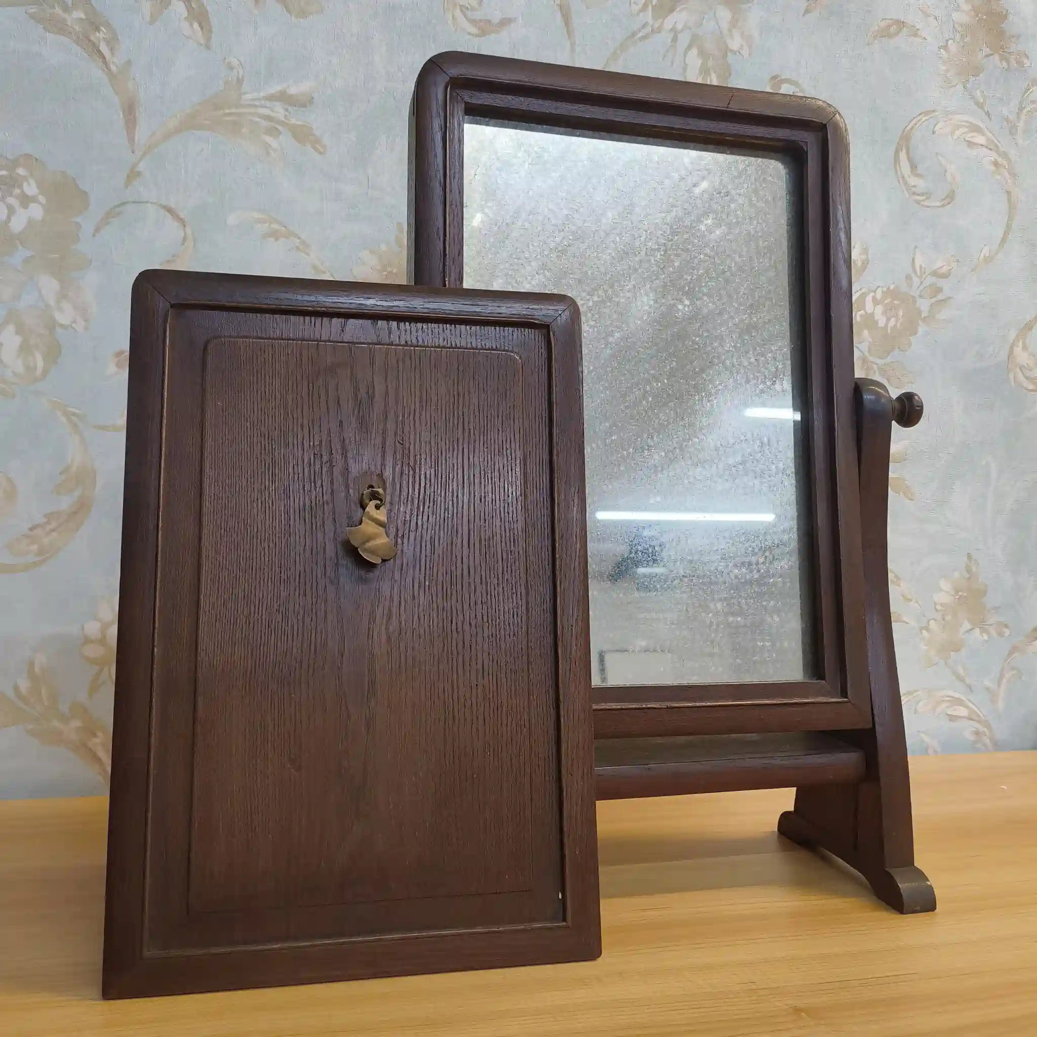 【ビンテージ】 卓上ミラー (置き鏡) / 推定20C後期 / 栗材 / 日本 / 保護用パネル付