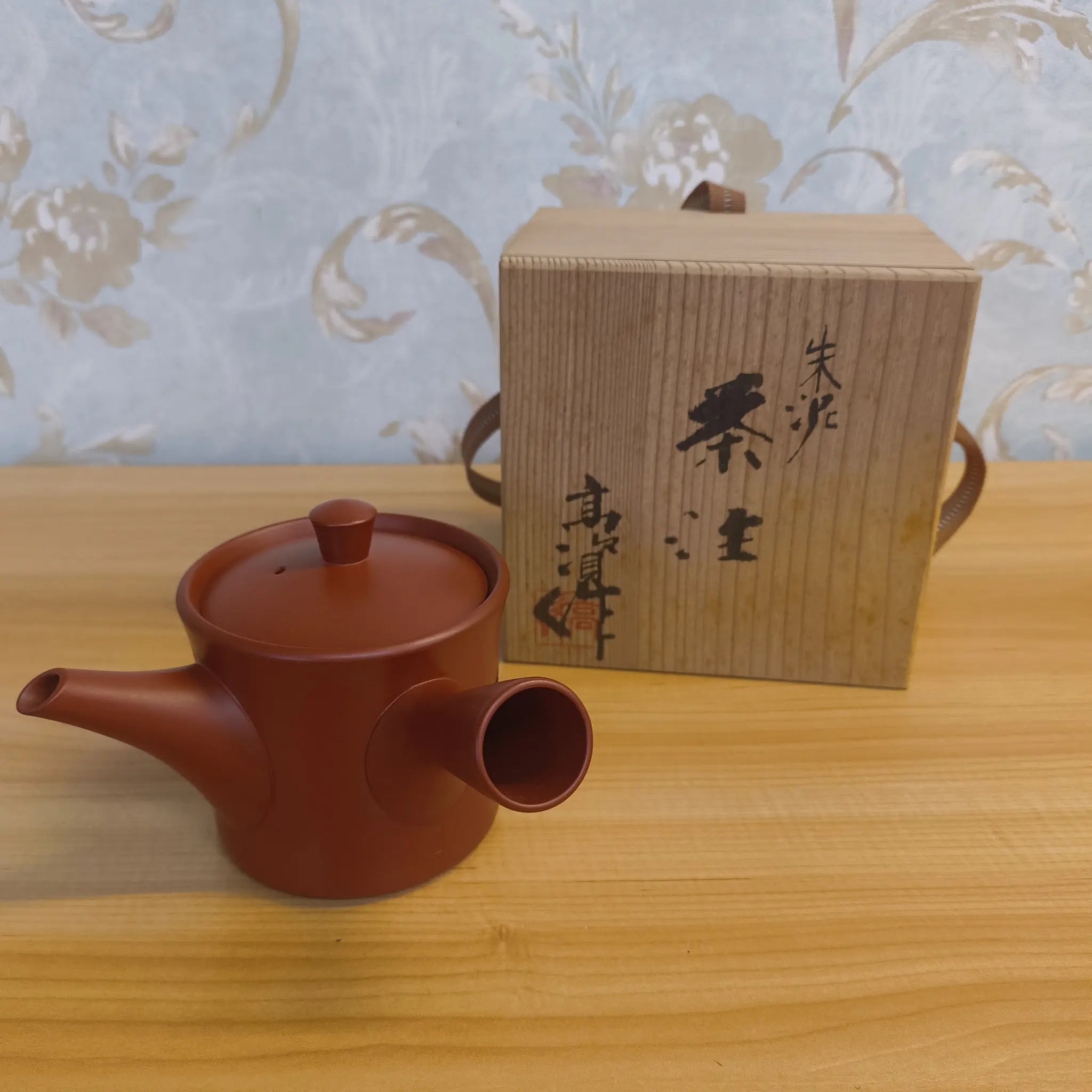 【リユース】 急須 (茶注) / 高資 / 常滑焼 / 推定20C後期 / 磁器 / 日本 / 朱泥, 梅