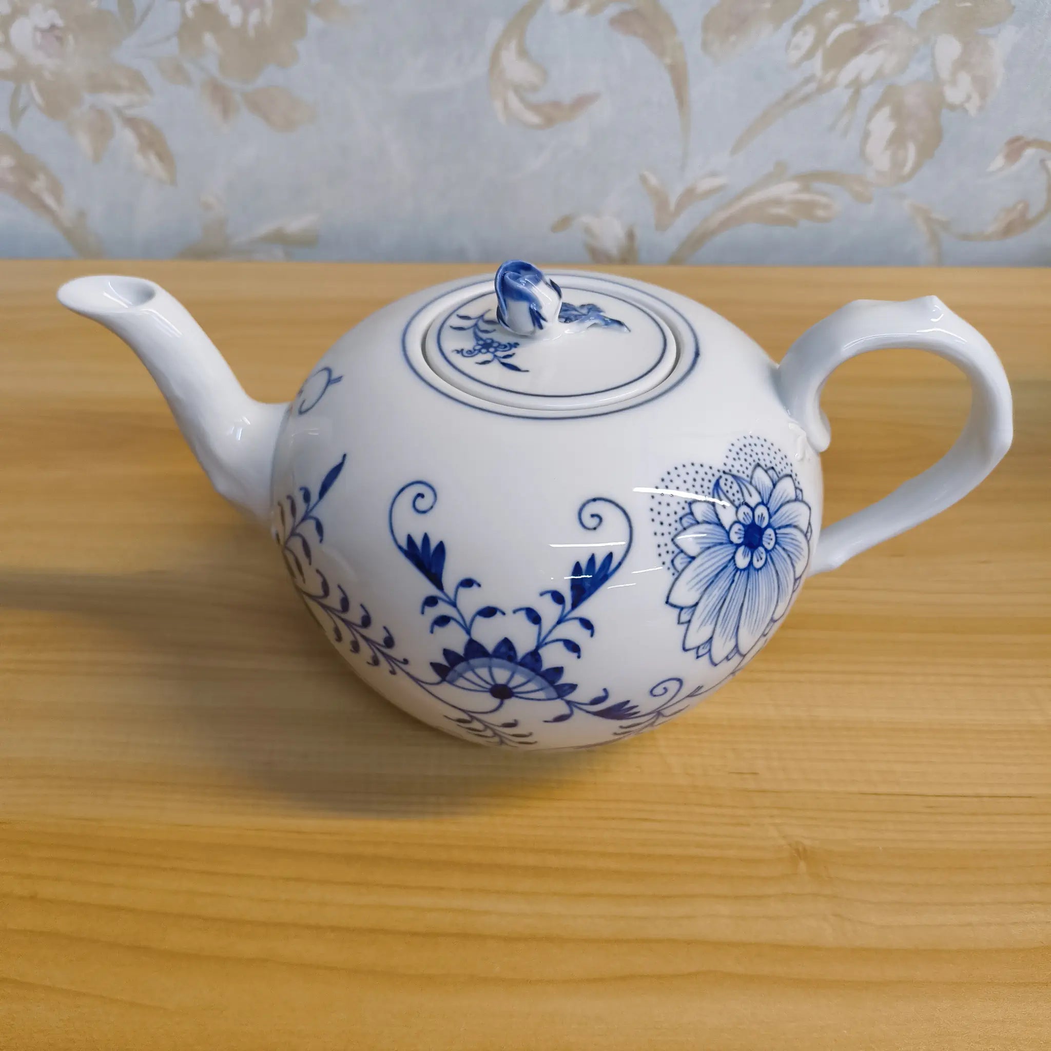 【リユース】 ティーセット (ティーポット, クリーマー, シュガーポット) / Meissen (マイセン) / Blue Onion / 推定20C後期 / 磁器 / ドイツ