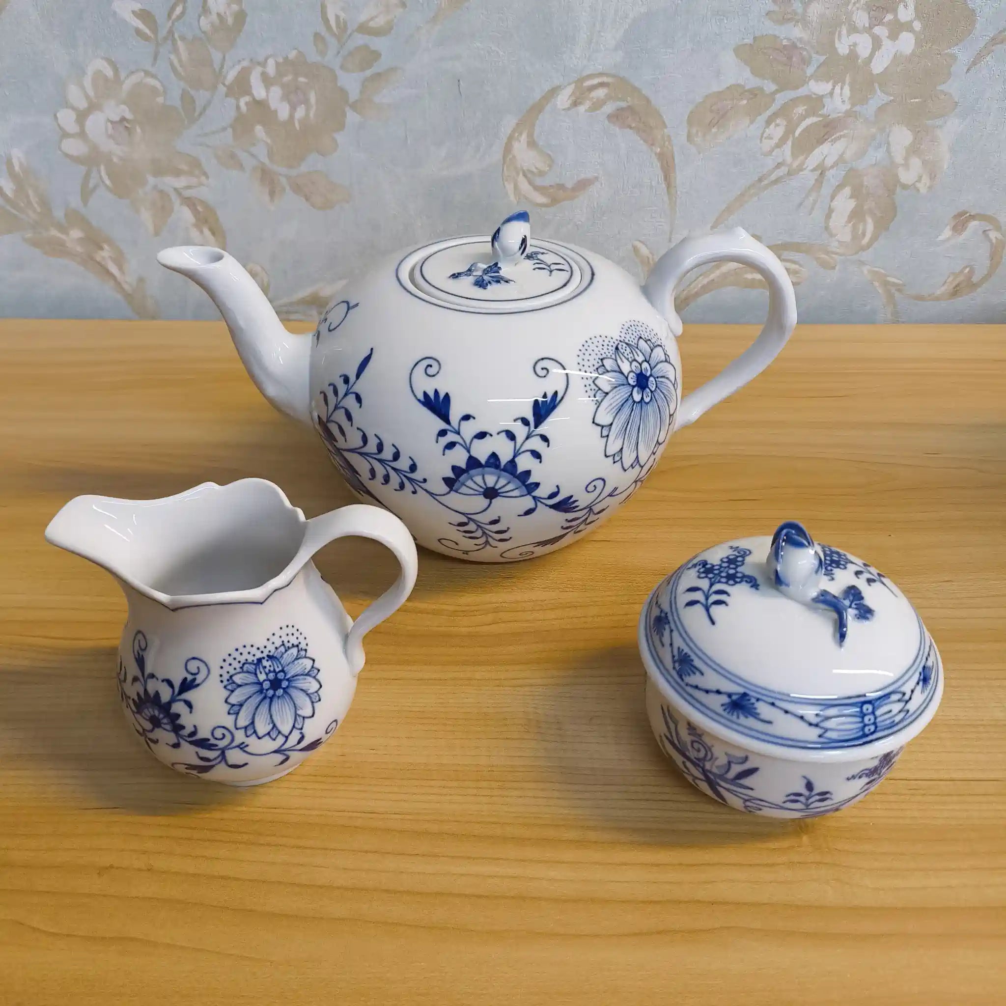 【リユース】 ティーセット (ティーポット, クリーマー, シュガーポット) / Meissen (マイセン) / Blue Onion / 推定20C後期 / 磁器 / ドイツ