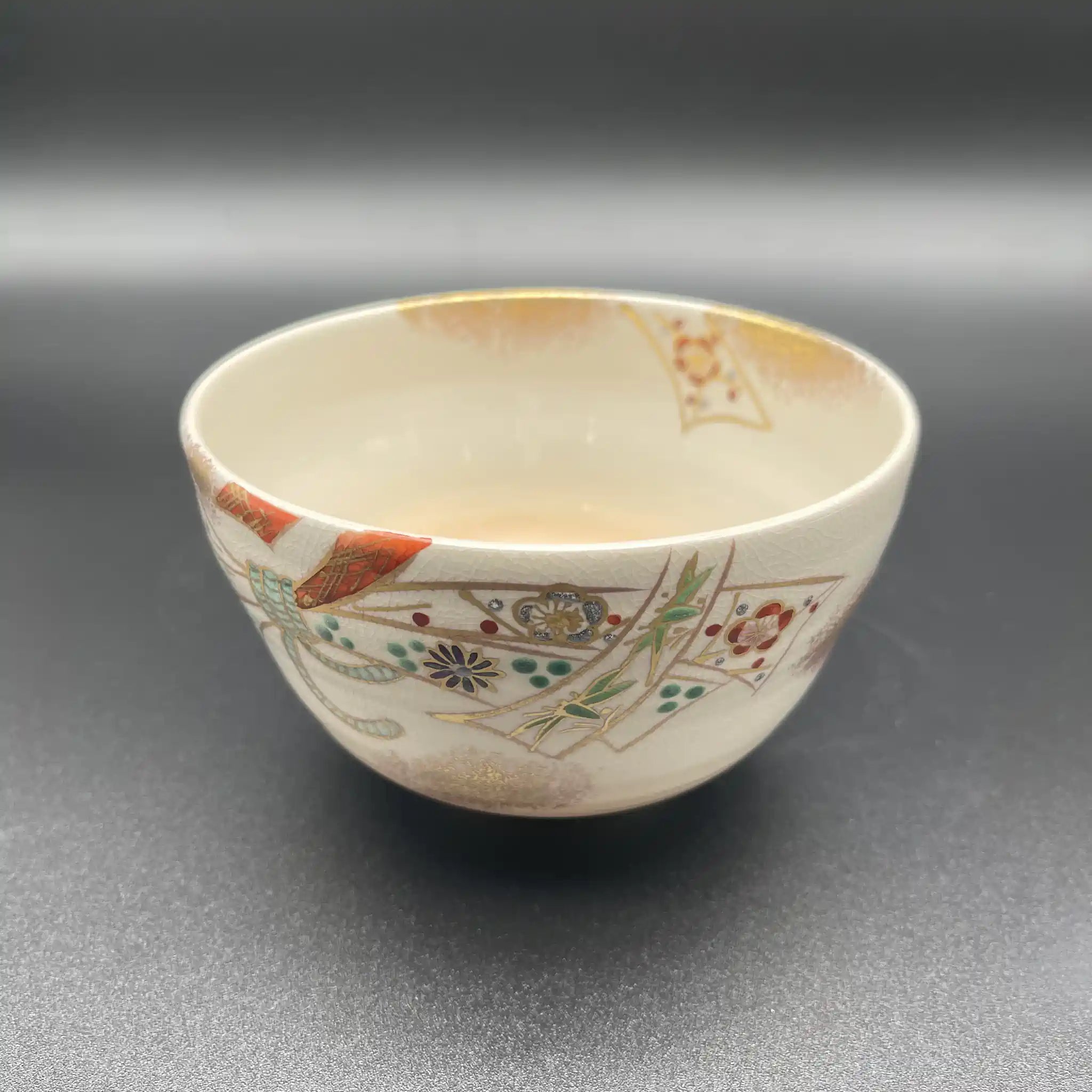 【骨董品】 茶道具一式 / 茶棚,茶碗,茶入れ,薄茶 ,茶筅,茶杓,建水,蓋置,箱,未使用