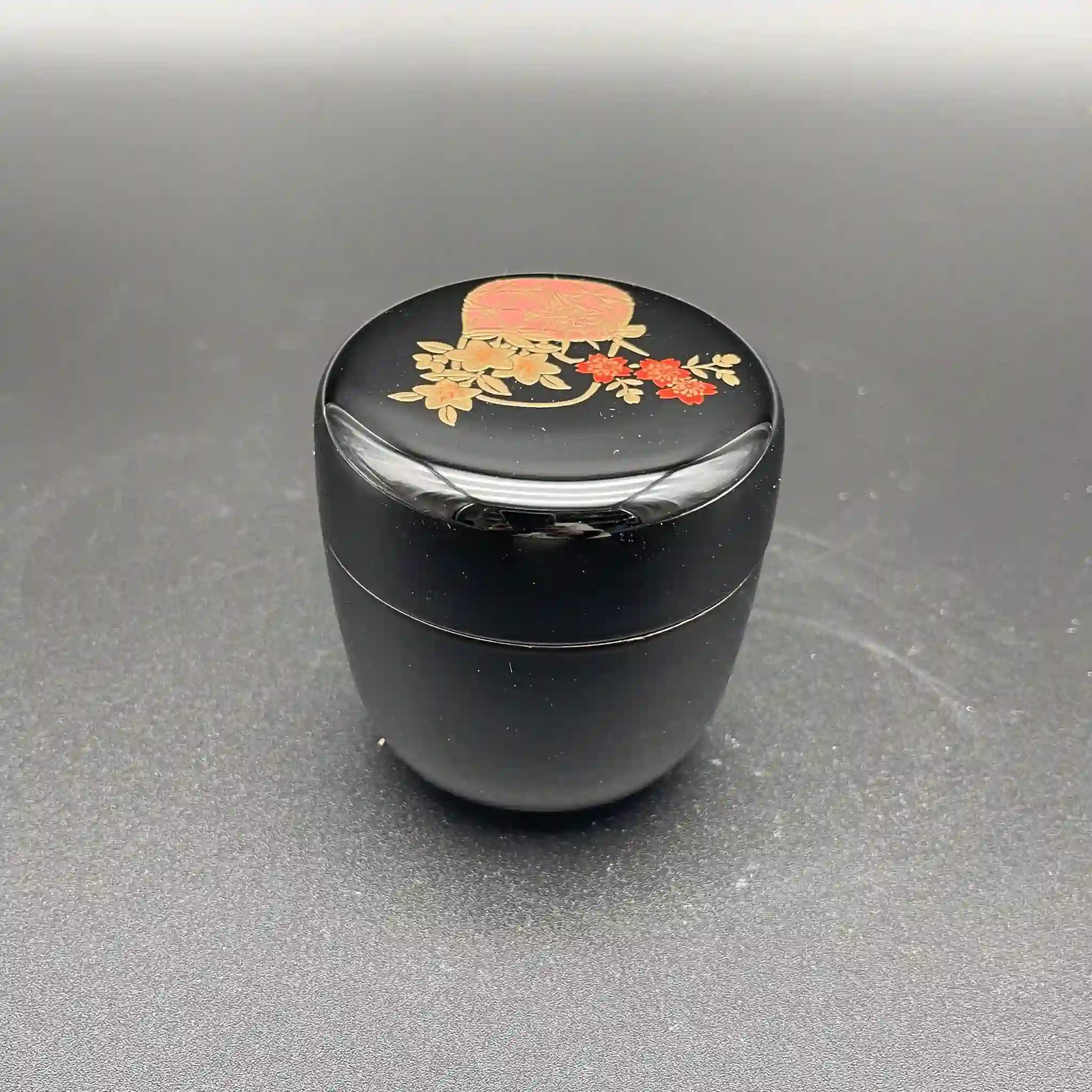 【骨董品】 茶道具一式 / 茶棚,茶碗,茶入れ,薄茶 ,茶筅,茶杓,建水,蓋置,箱,未使用