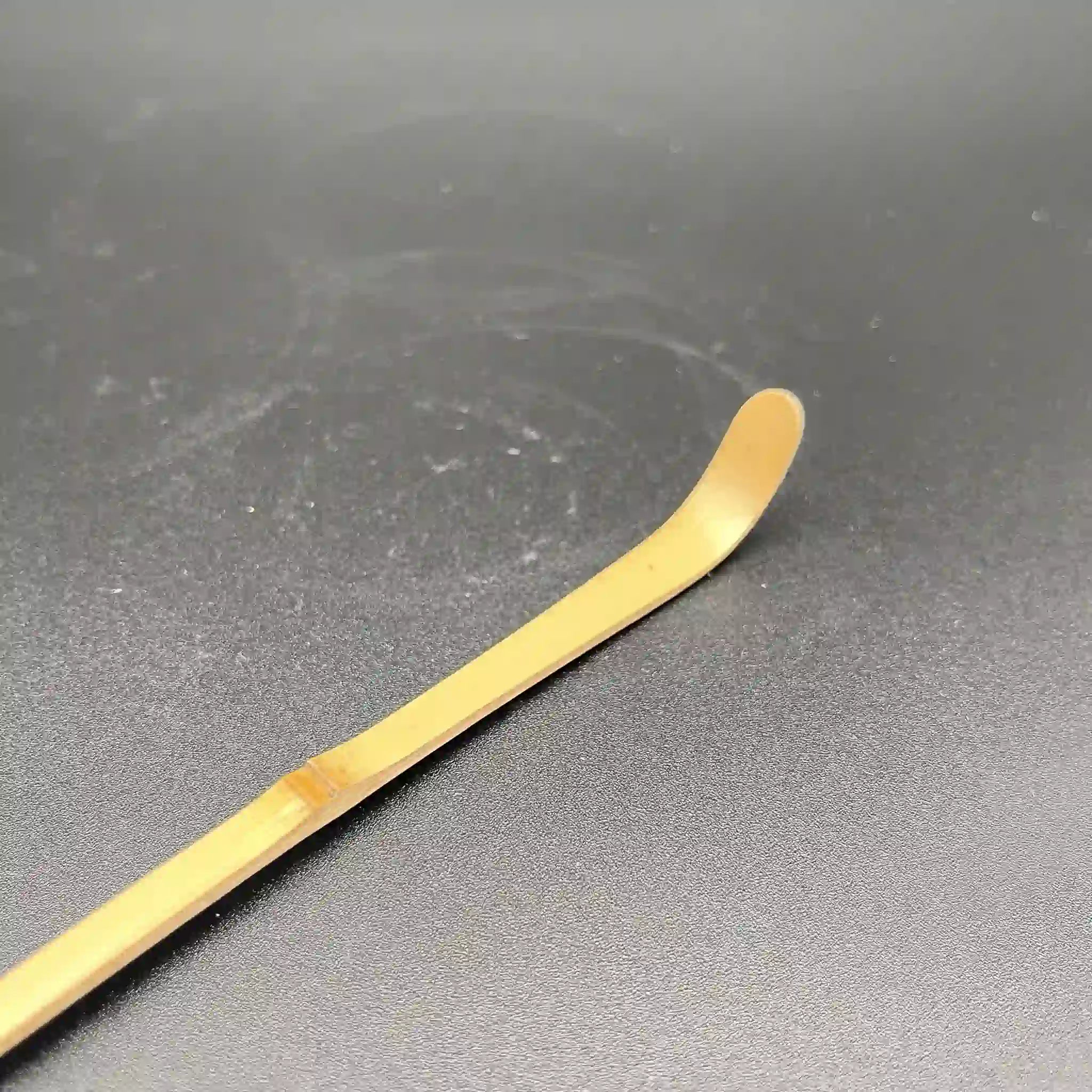 【骨董品】 茶道具一式 / 茶棚,茶碗,茶入れ,薄茶 ,茶筅,茶杓,建水,蓋置,箱,未使用