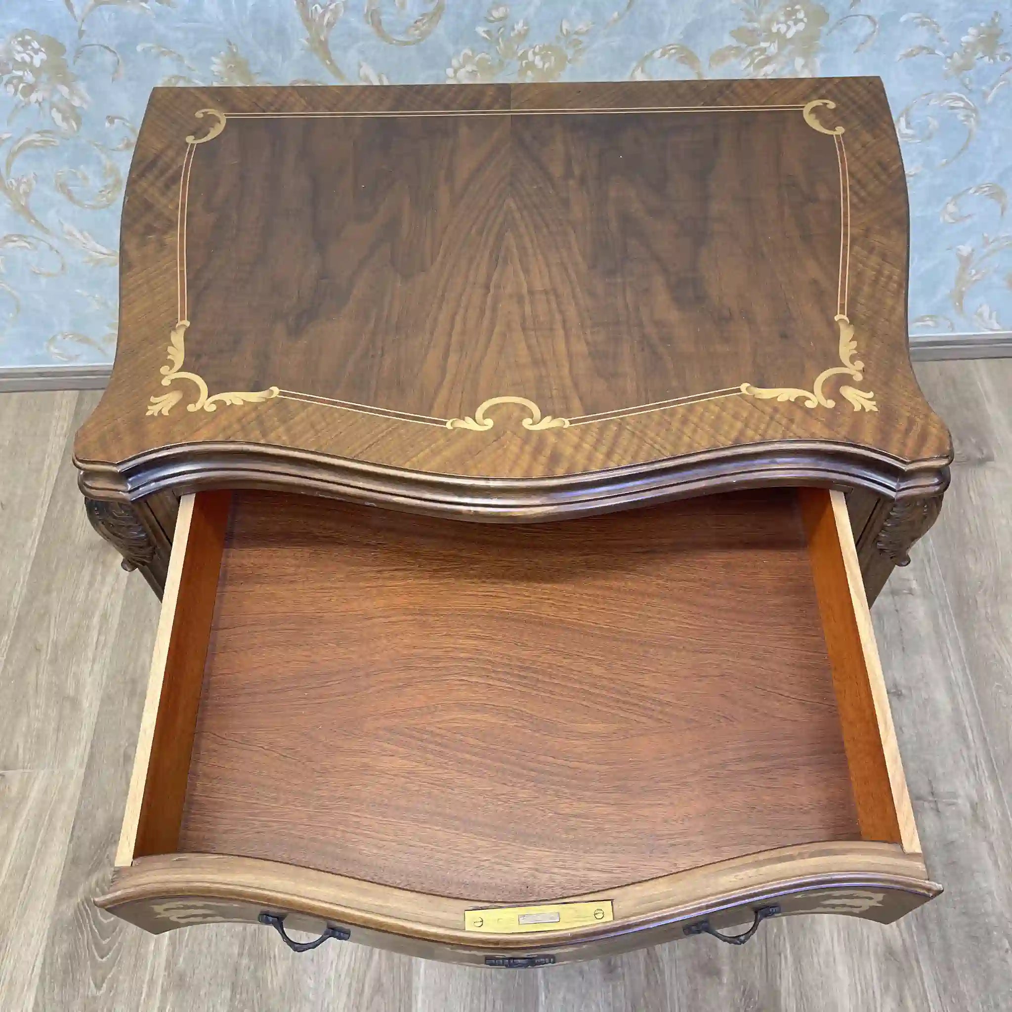 【アンティーク】 サーペンタイン型チェスト / フランス / 象嵌,猫脚