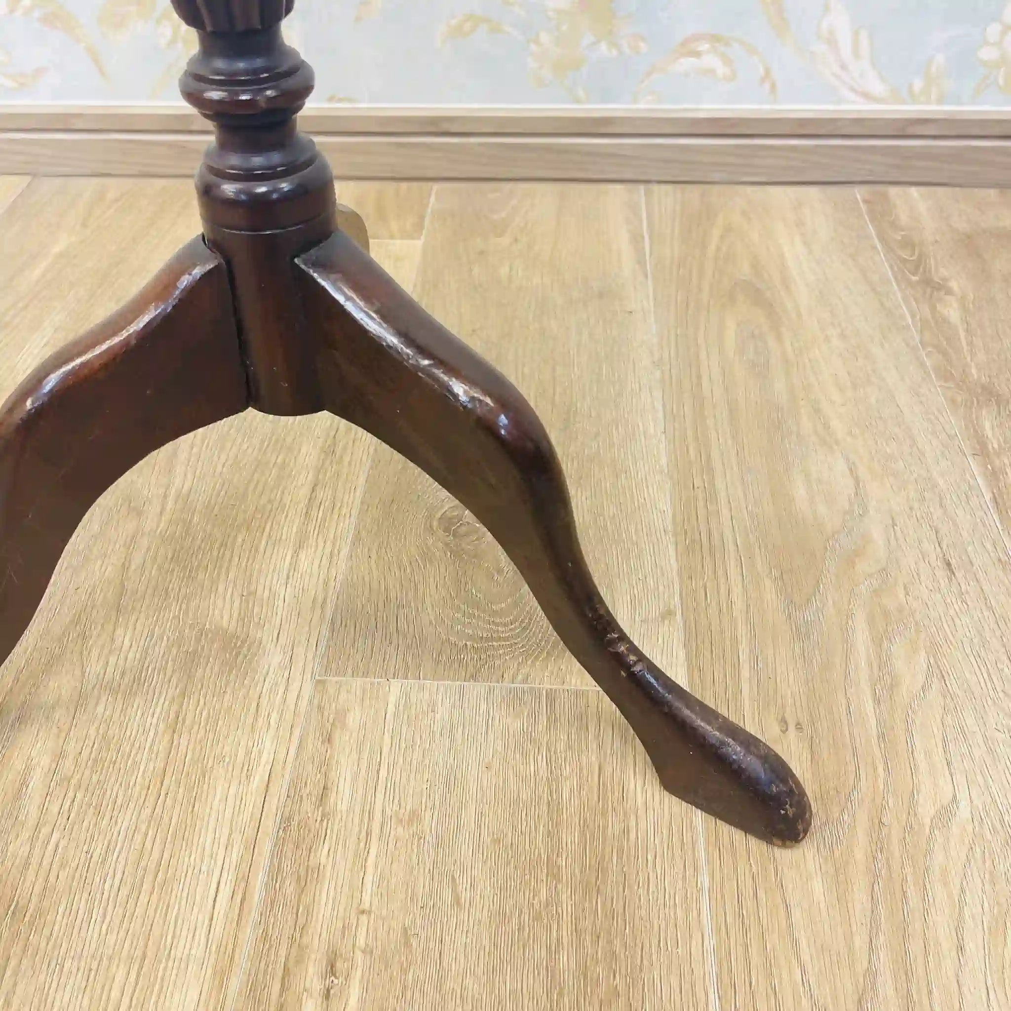 【アンティーク】 トライポットテーブル（三脚テーブル） / 18世紀後半から19世紀頃 / イギリス / 轆轤細工,カブリオールレッグ