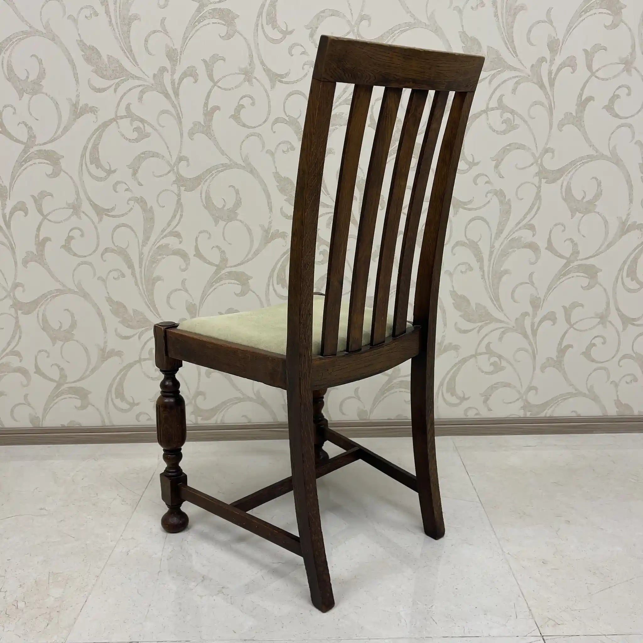 [Vintage] Dining chair / Estimated early mid-20s / Oak / England / Bullboss legs