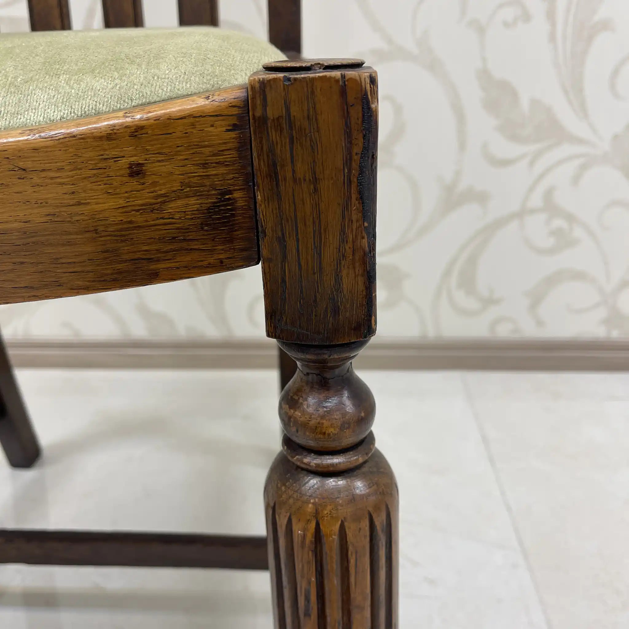 [Vintage] Dining chair / Estimated early mid-20s / Oak / England / Bullboss legs