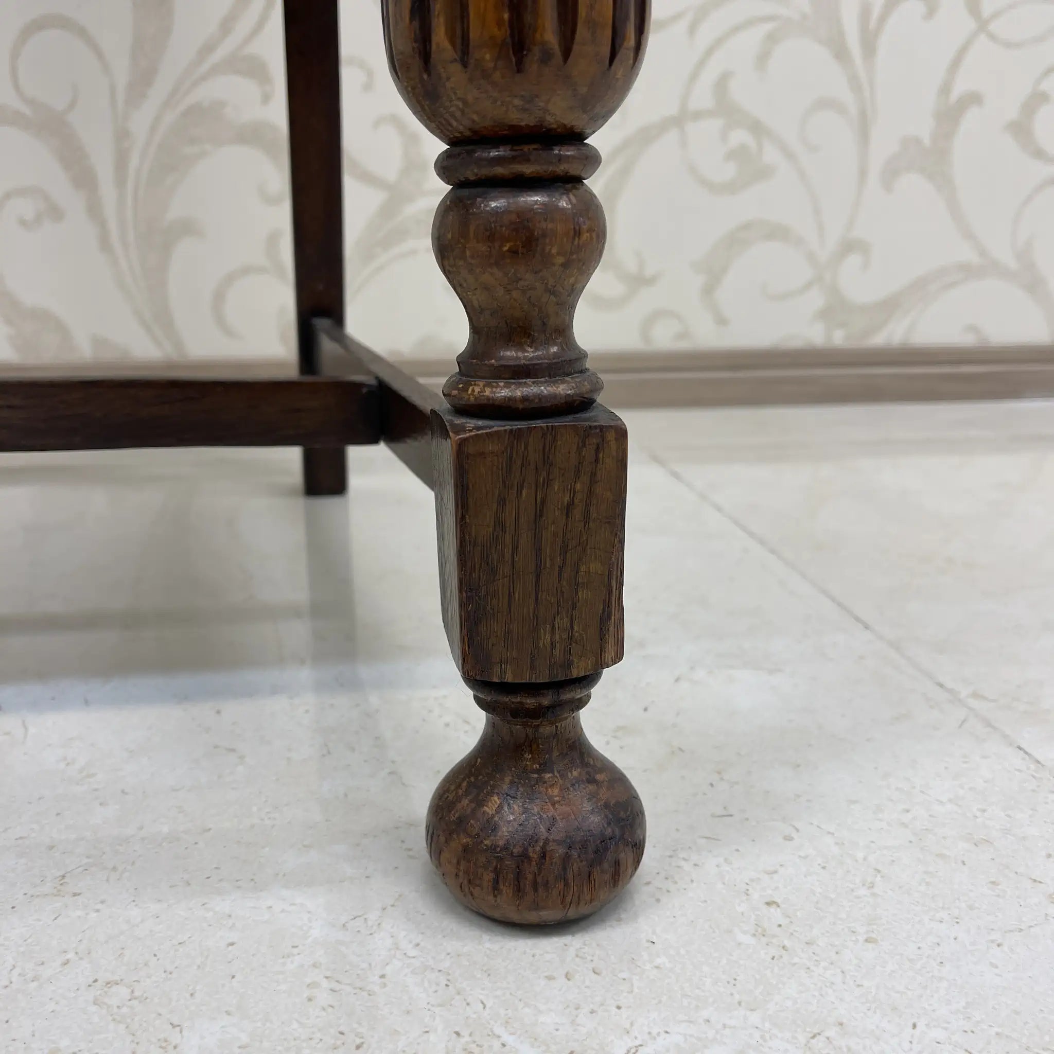 [Vintage] Dining chair / Estimated early mid-20s / Oak / England / Bullboss legs