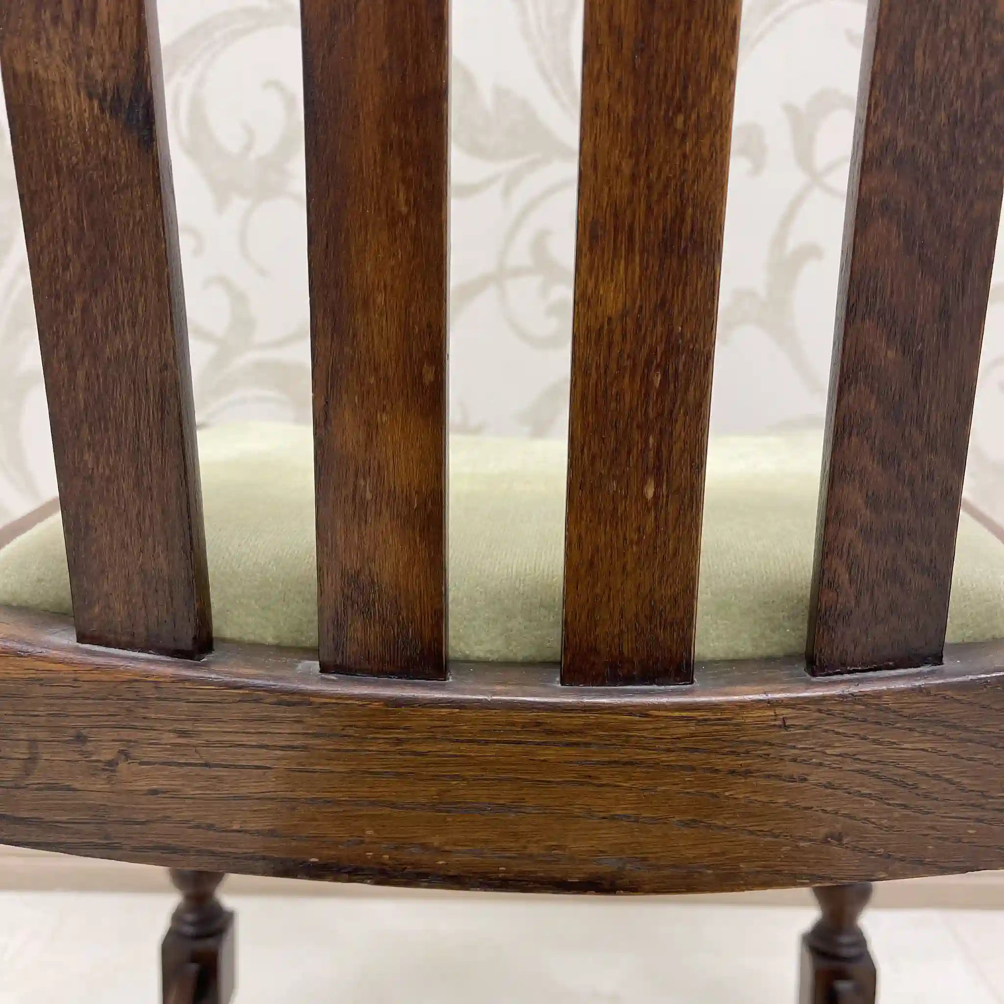 [Vintage] Dining chair / Estimated early mid-20s / Oak / England / Bullboss legs