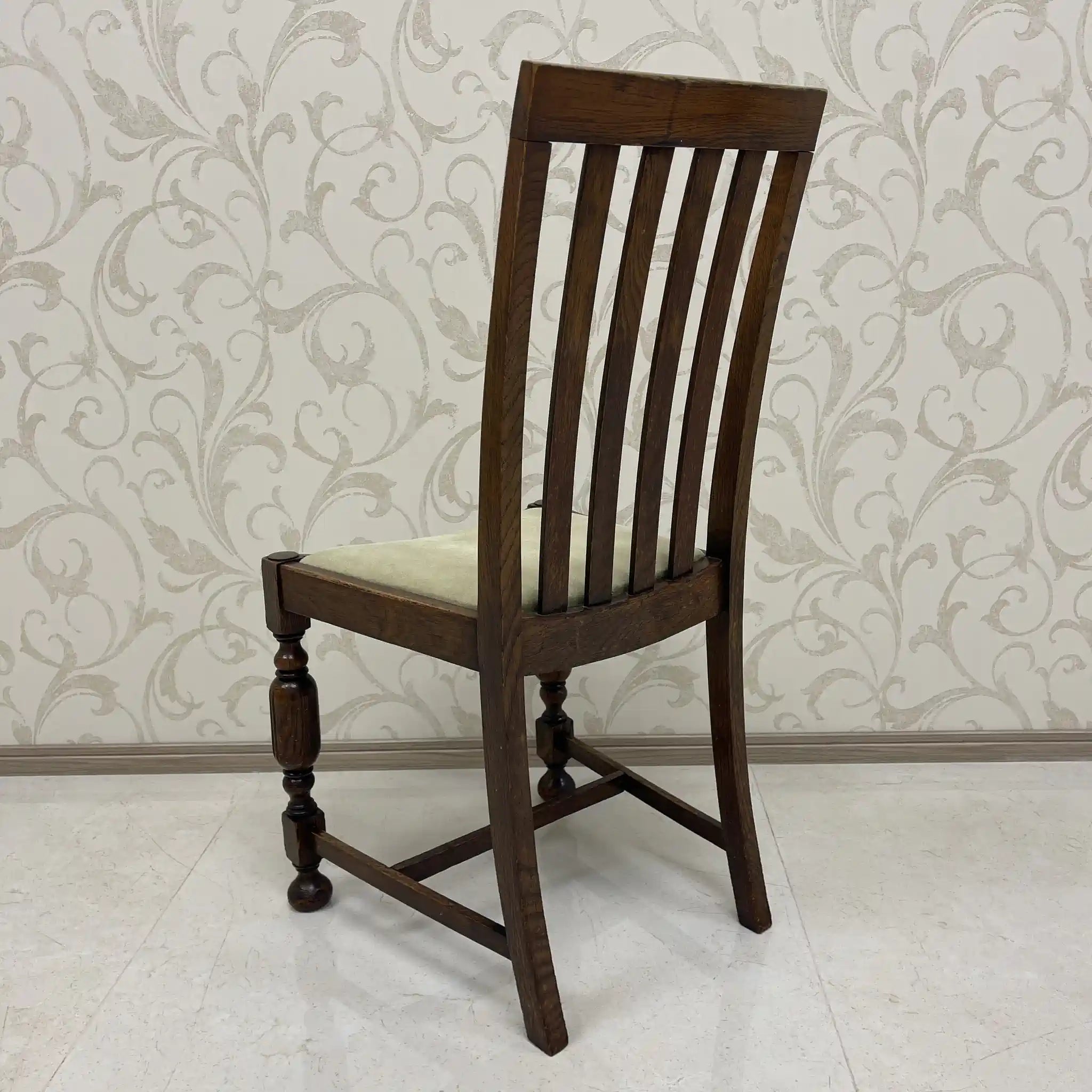[Vintage] Dining chair / Estimated early mid-20s / Oak / England / Bullboss legs