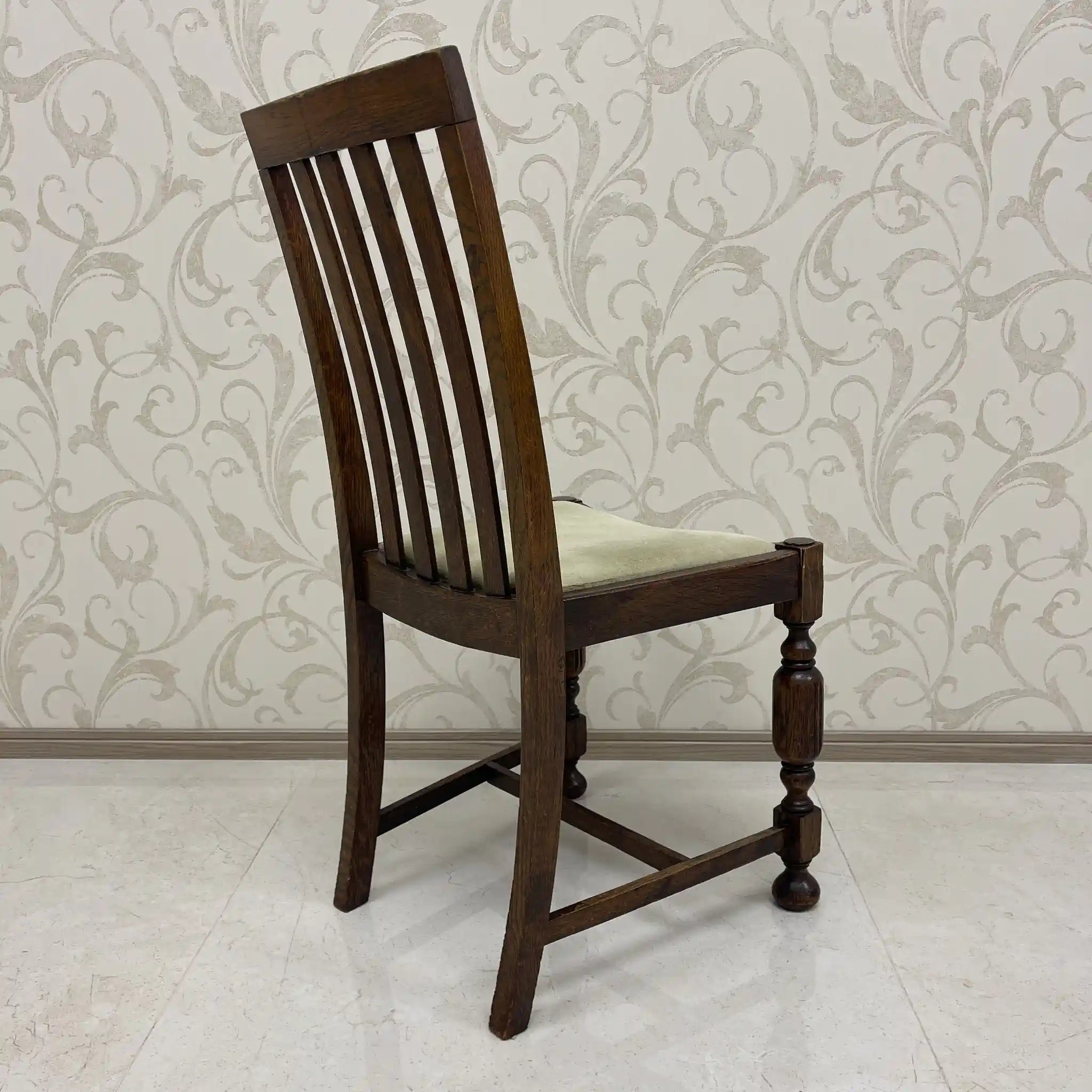 [Vintage] Dining chair / Estimated early mid-20s / Oak / England / Bullboss legs