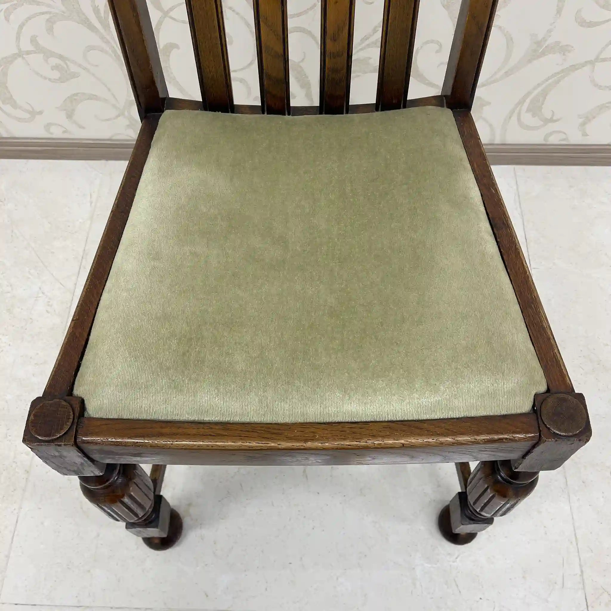 [Vintage] Dining chair / Estimated early mid-20s / Oak / England / Bullboss legs
