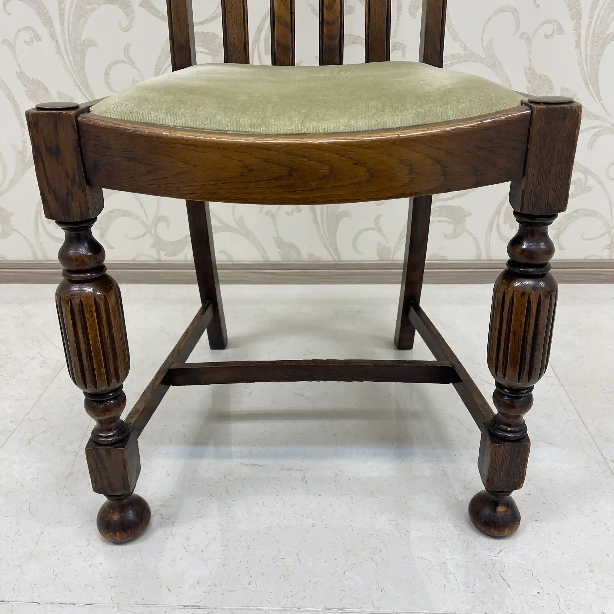 [Vintage] Dining chair / Estimated early mid-20s / Oak / England / Bullboss legs