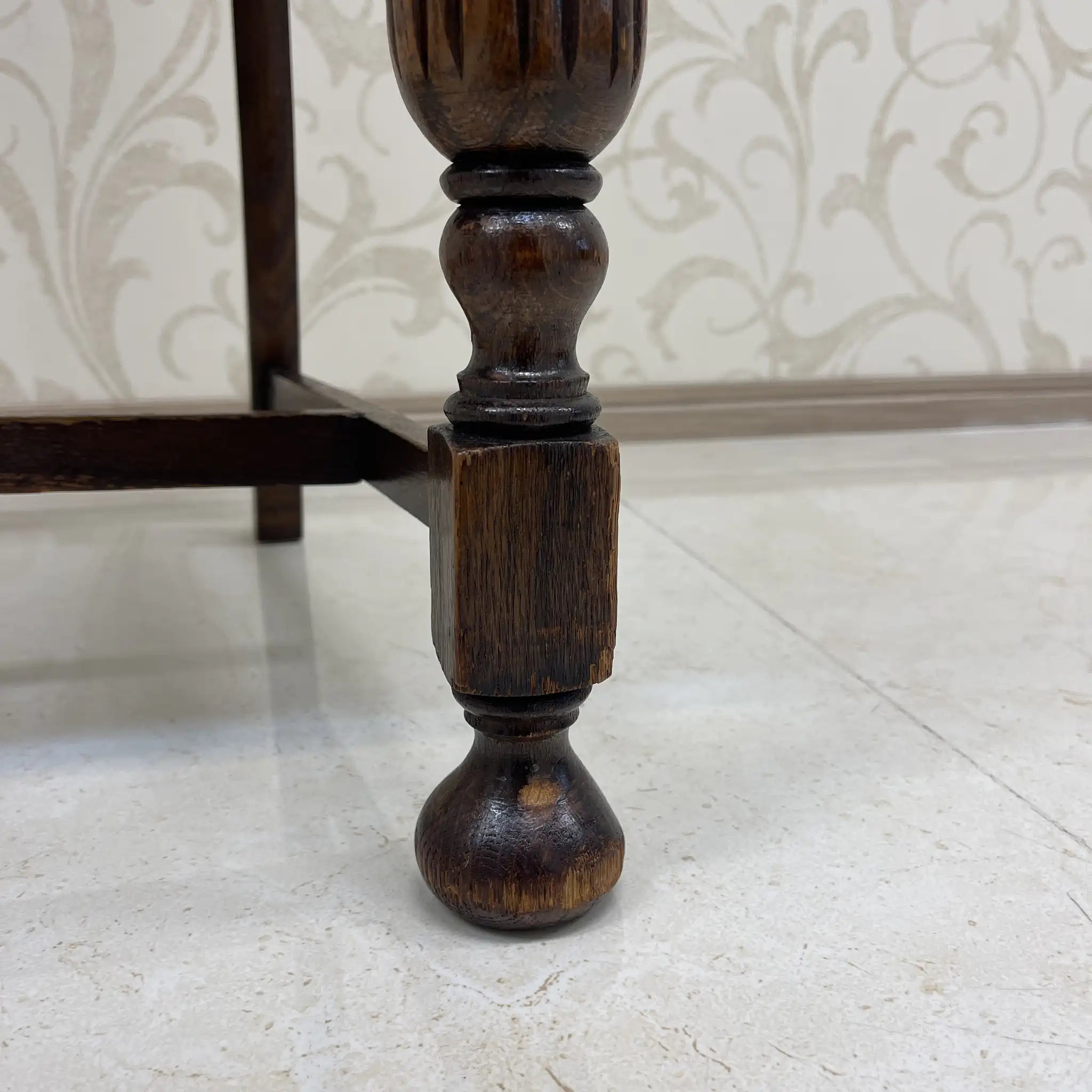 [Vintage] Dining chair / Estimated early mid-20s / Oak / England / Bullboss legs