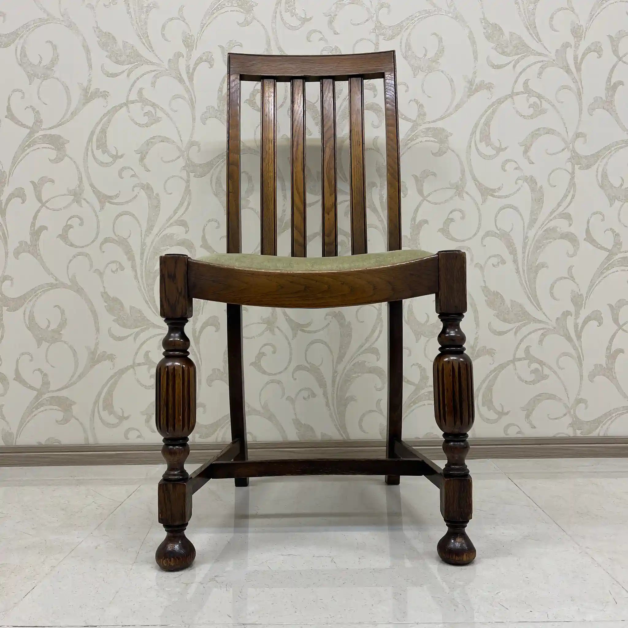 [Vintage] Dining chair / Estimated early mid-20s / Oak / England / Bullboss legs