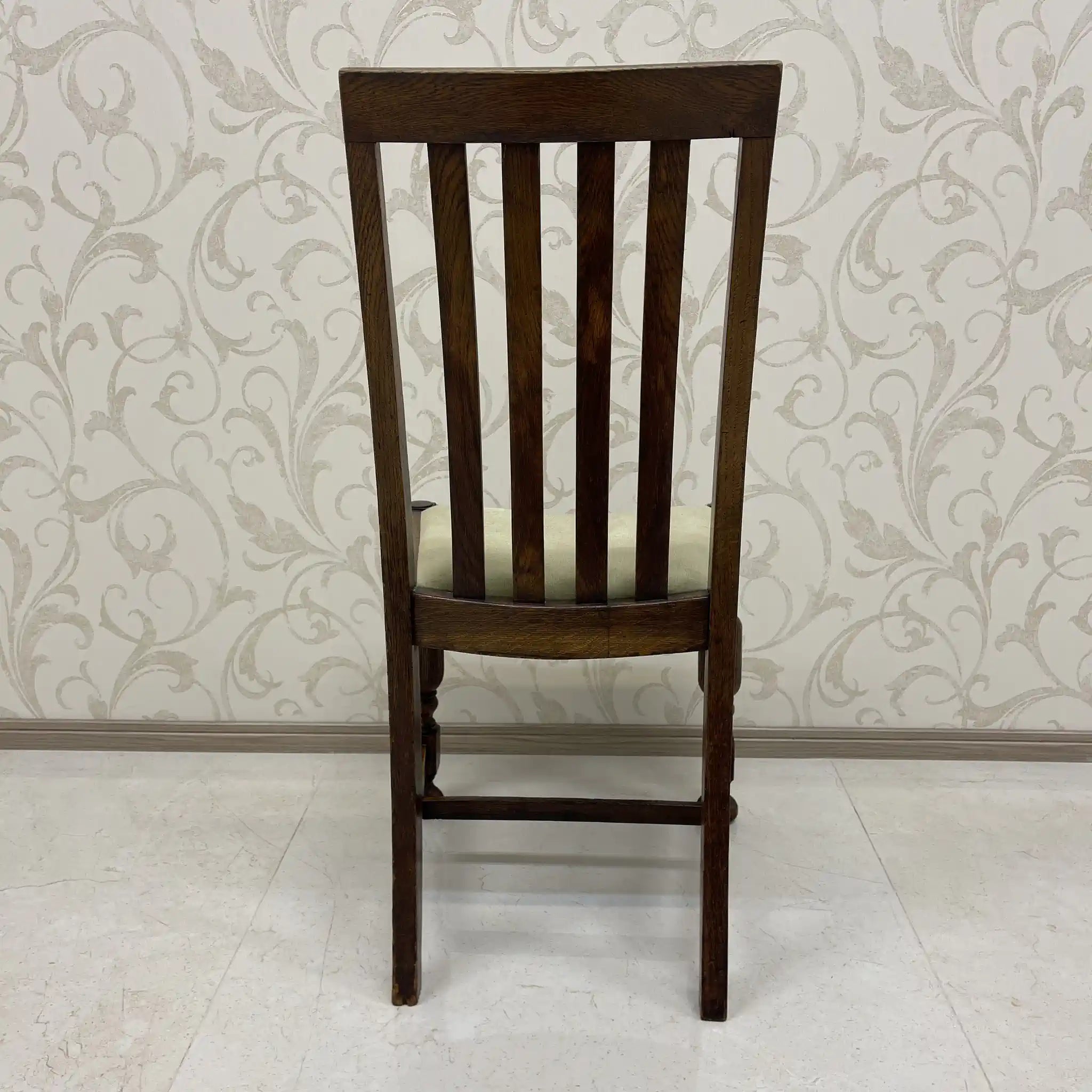 [Vintage] Dining chair / Estimated early mid-20s / Oak / England / Bullboss legs