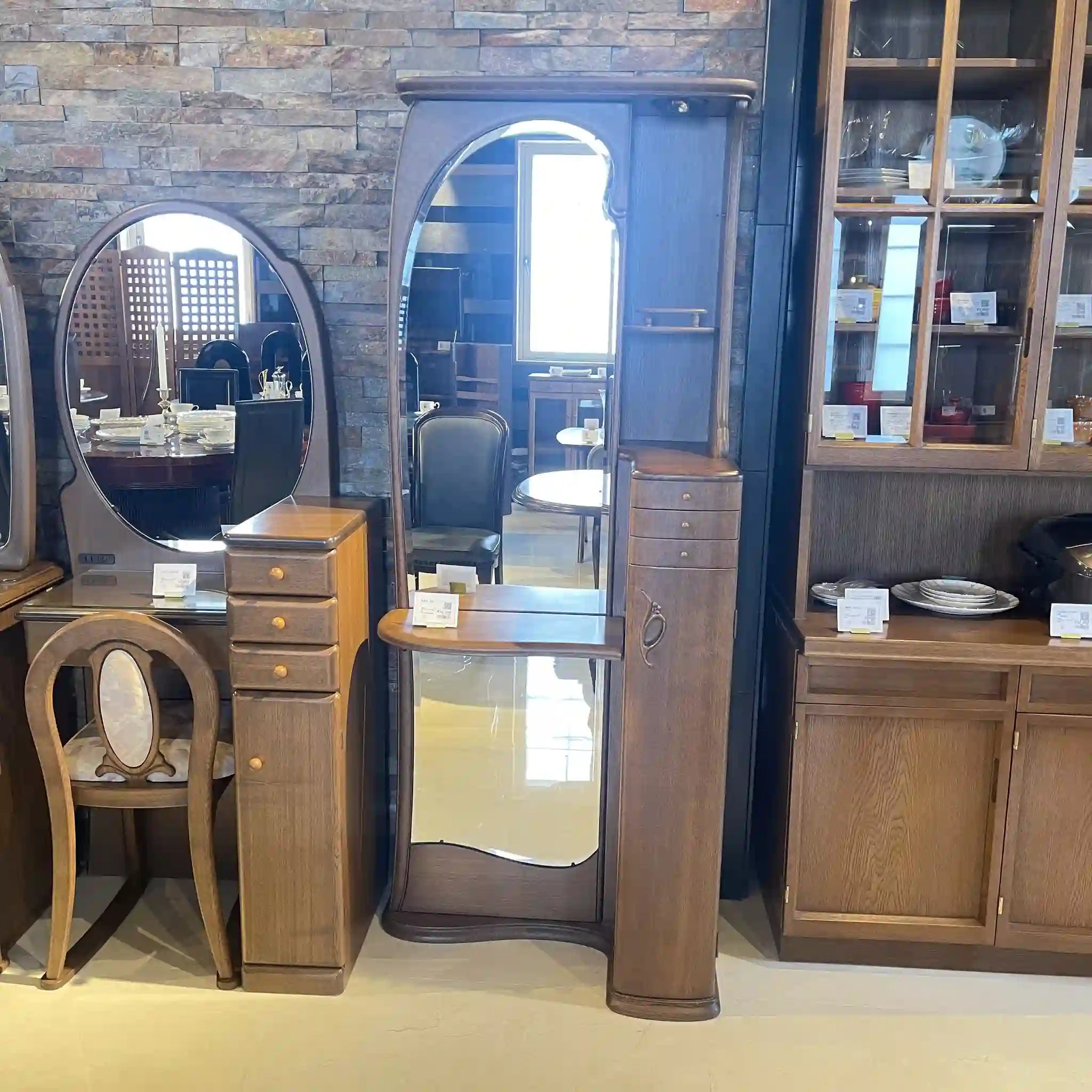 【骨董品】 姿見台 和風 / 抽斗の取手の緩み修理済み