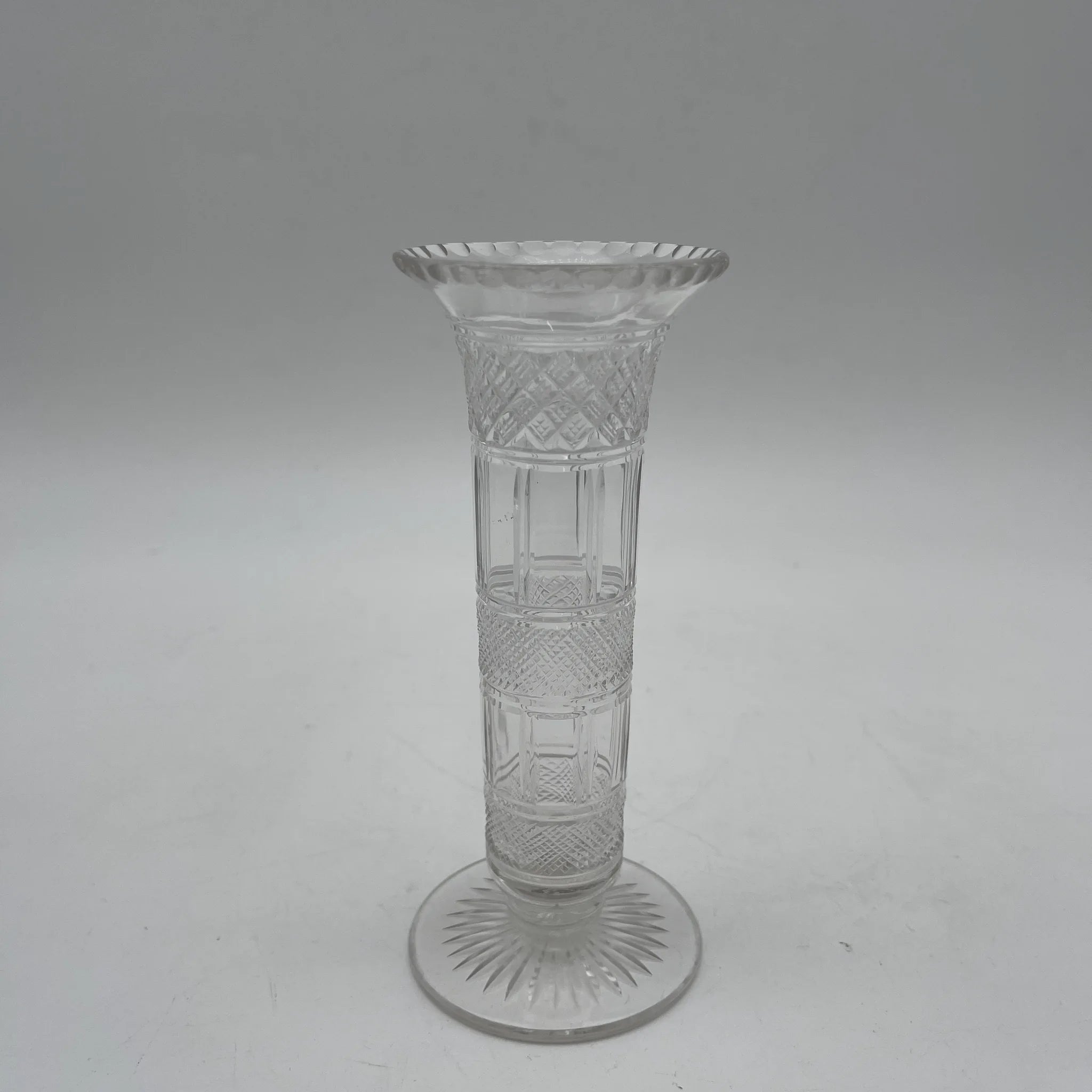 【ビンテージ】 フラワーベース (花瓶) / 推定20C前期-中期 / クリスタルガラス / ヨーロッパ / カットガラス, ダイヤモンドカット