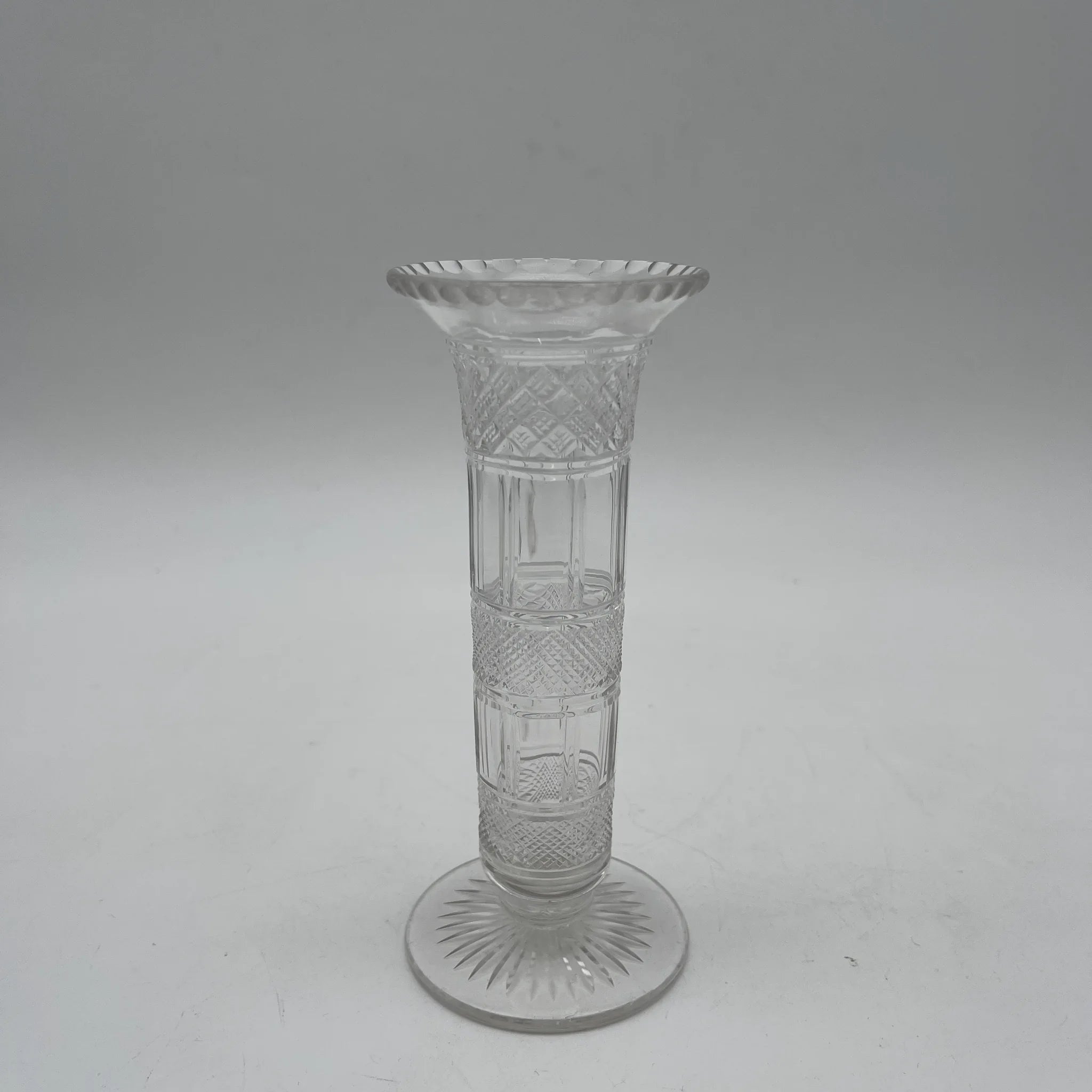 【ビンテージ】 フラワーベース (花瓶) / 推定20C前期-中期 / クリスタルガラス / ヨーロッパ / カットガラス, ダイヤモンドカット