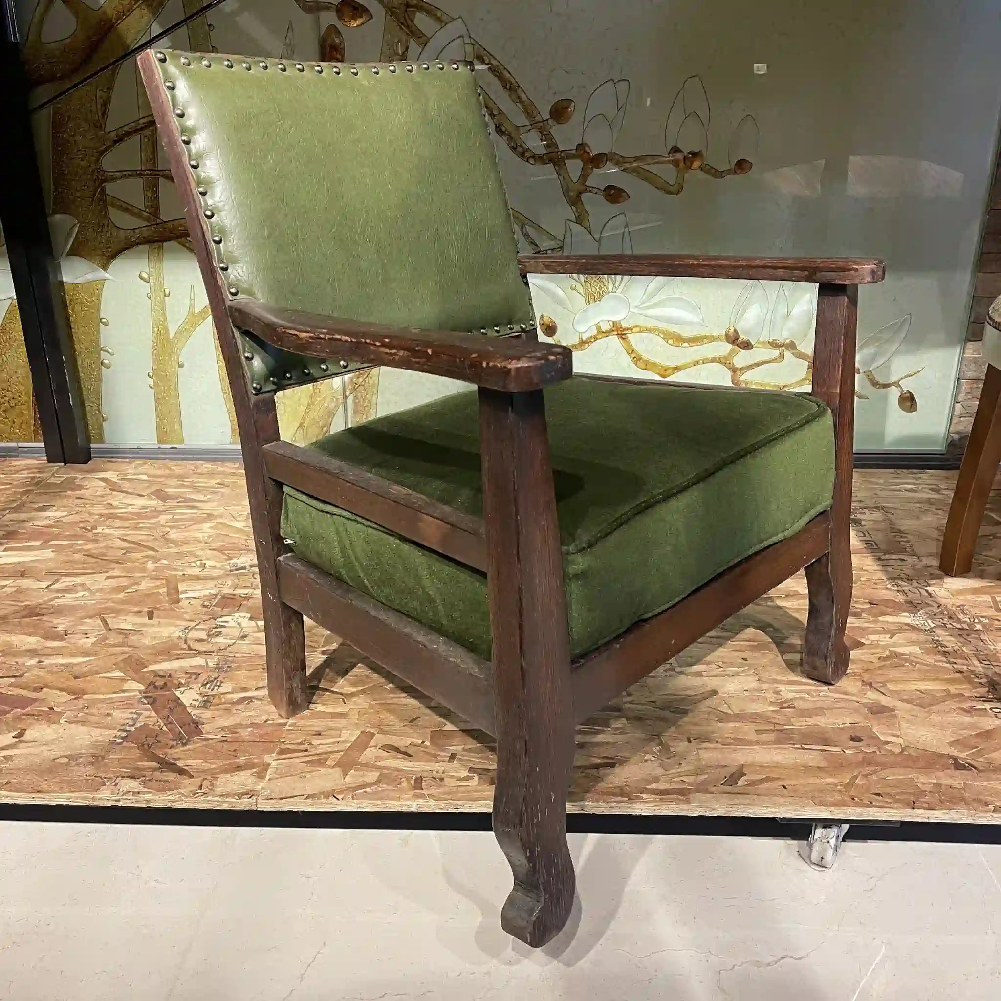 【アンティーク】 アンティーク ラウンジローチェア / イギリス