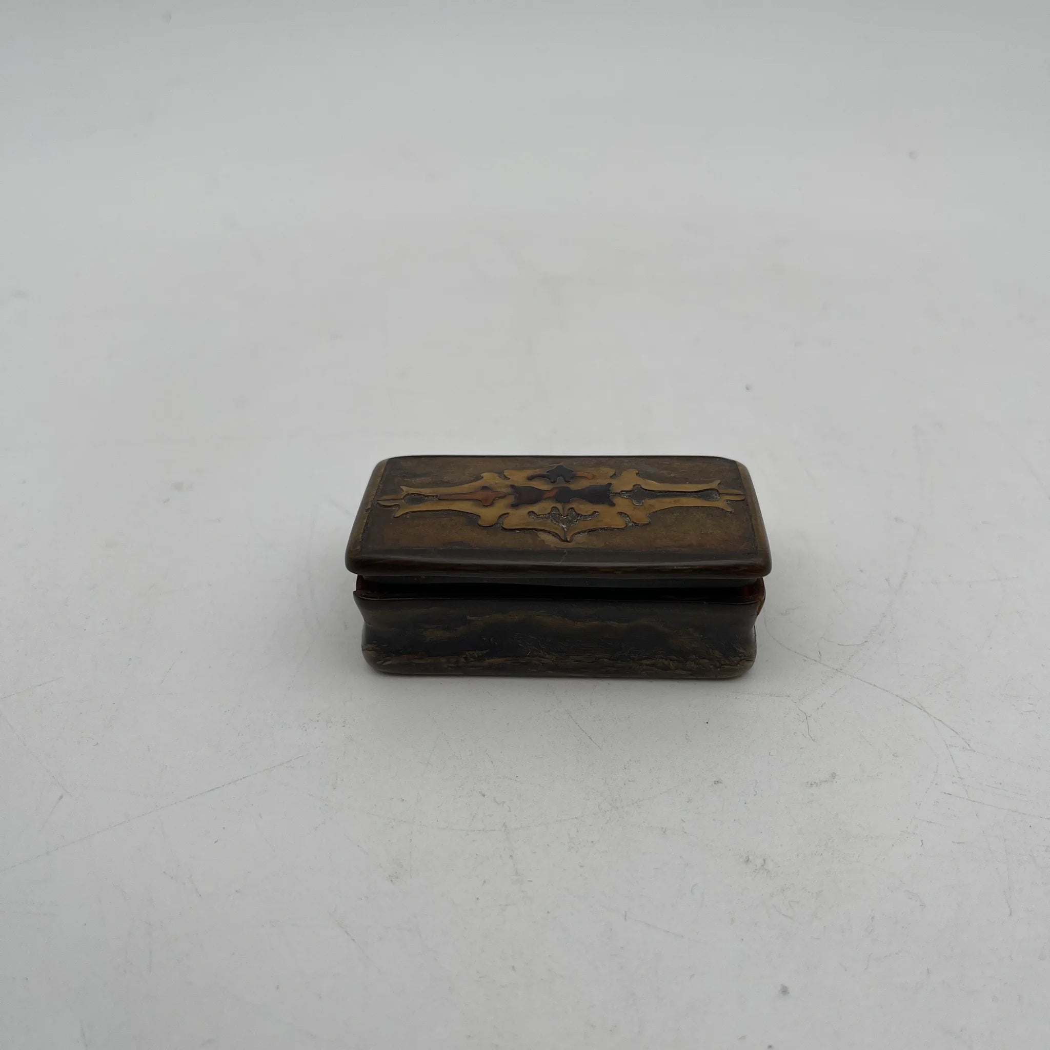 [Antique] Snuff box (accessory case) / Estimated late 19C / Tortoiseshell / France / Boule inlay