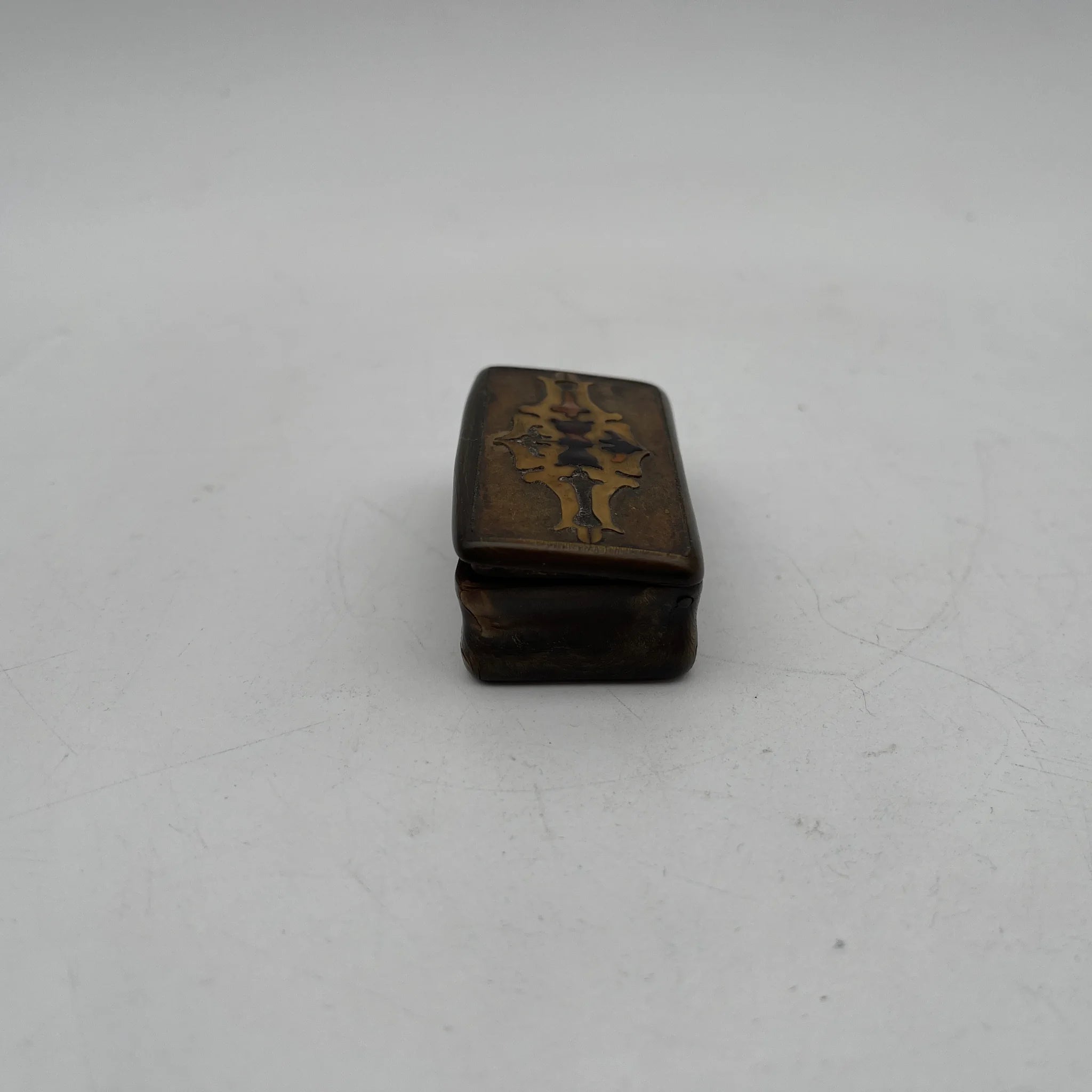 [Antique] Snuff box (accessory case) / Estimated late 19C / Tortoiseshell / France / Boule inlay