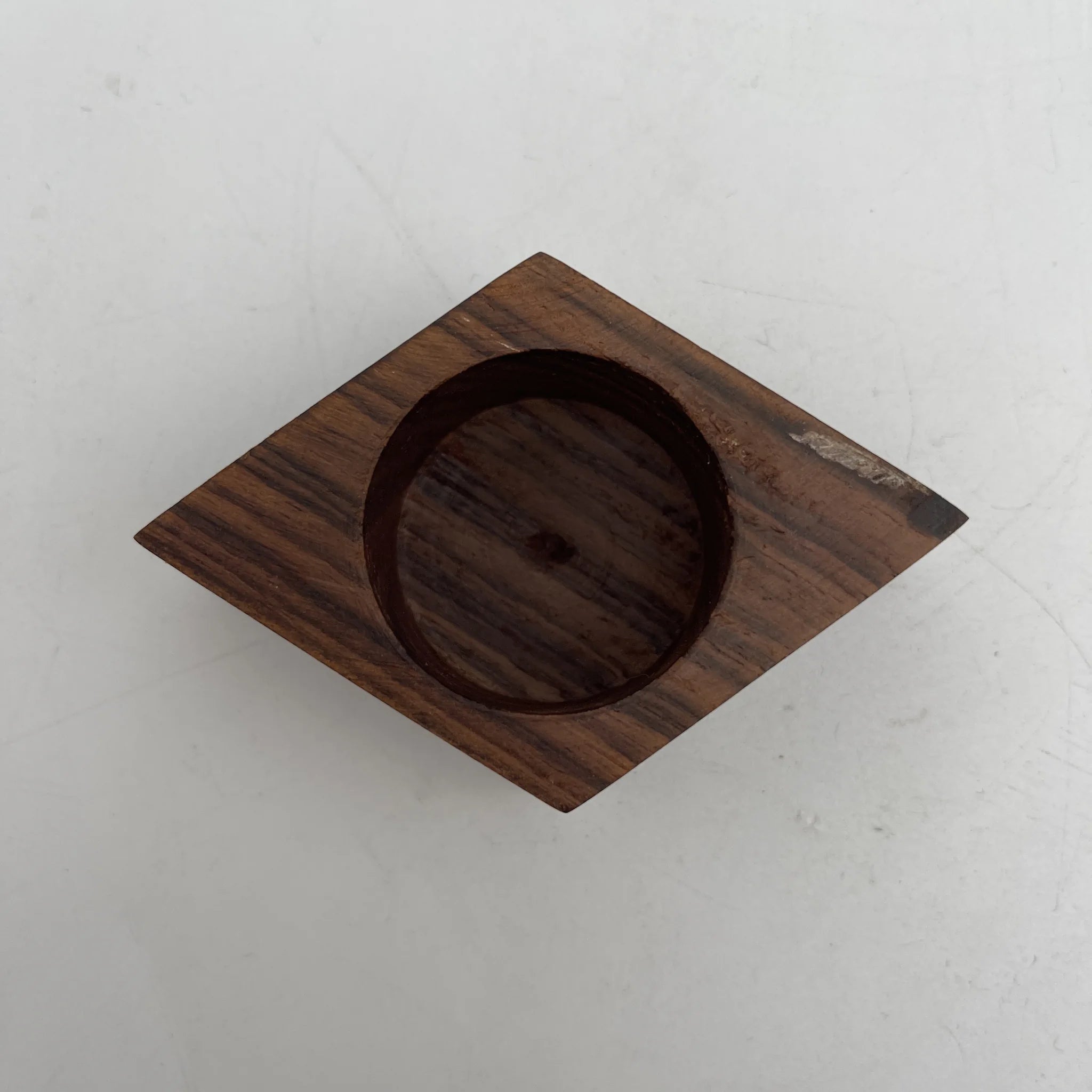 [Vintage] Trinket box / Global Village Crafts / Estimated 1970-1980s / Rosewood / England / Brass inlay