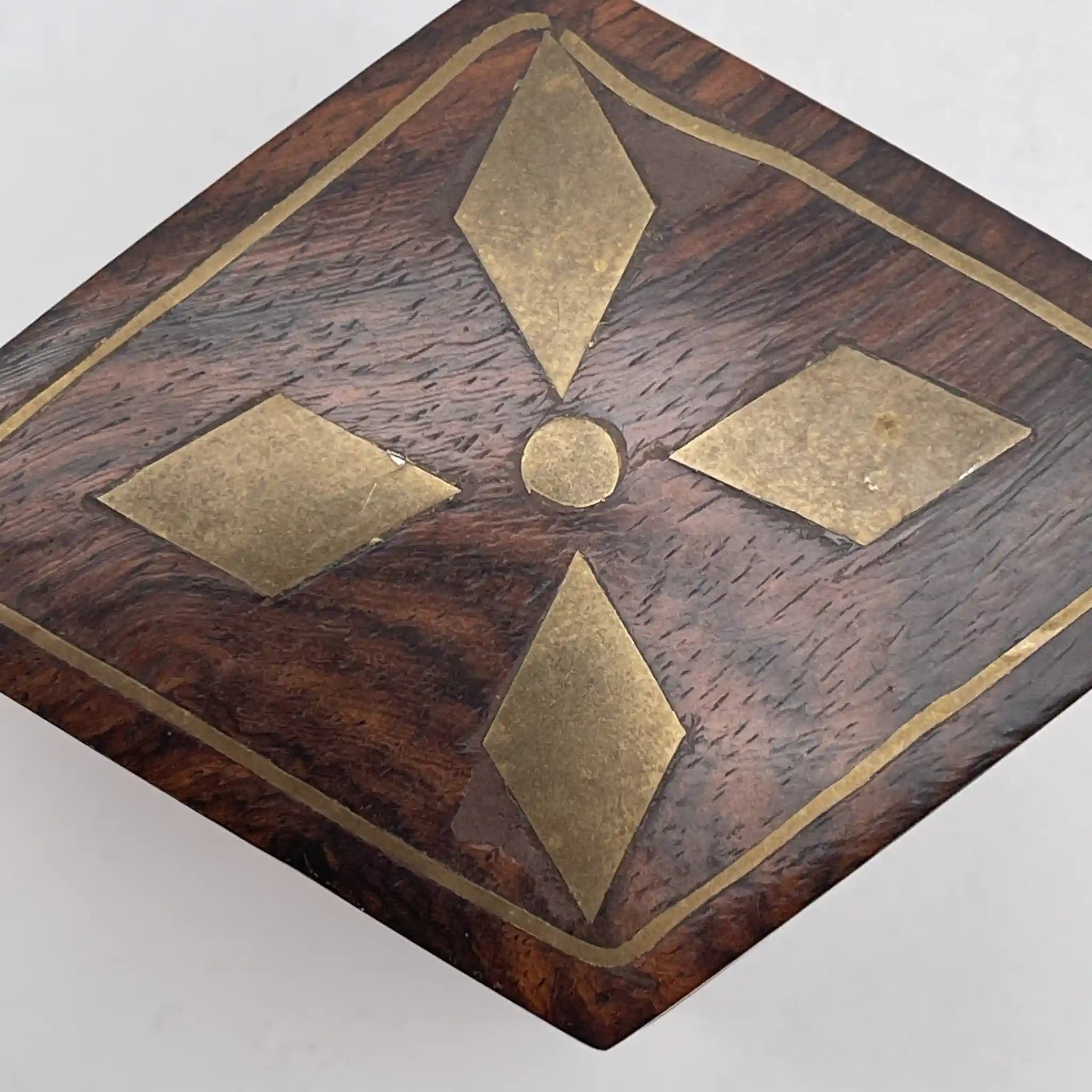 [Vintage] Trinket box / Global Village Crafts / Estimated 1970-1980s / Rosewood / England / Brass inlay