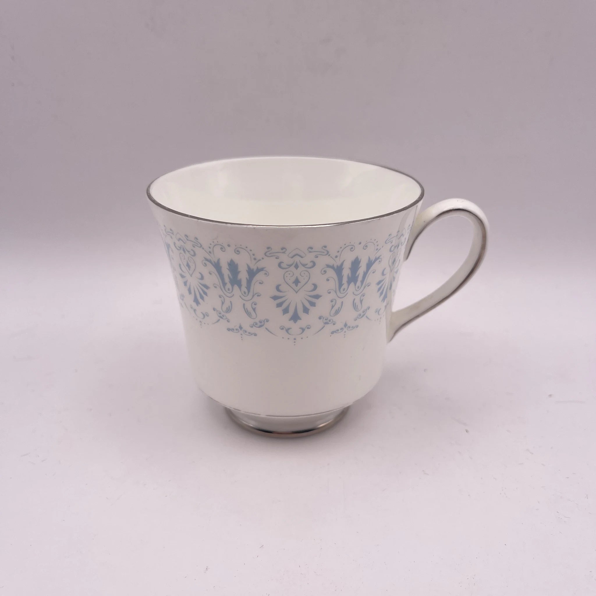 【アンティーク】 ティーカップ / Royal Chelsea(ロイヤル チェルシー) / Diadem / 1943年~1961年 / Bone China / イギリス