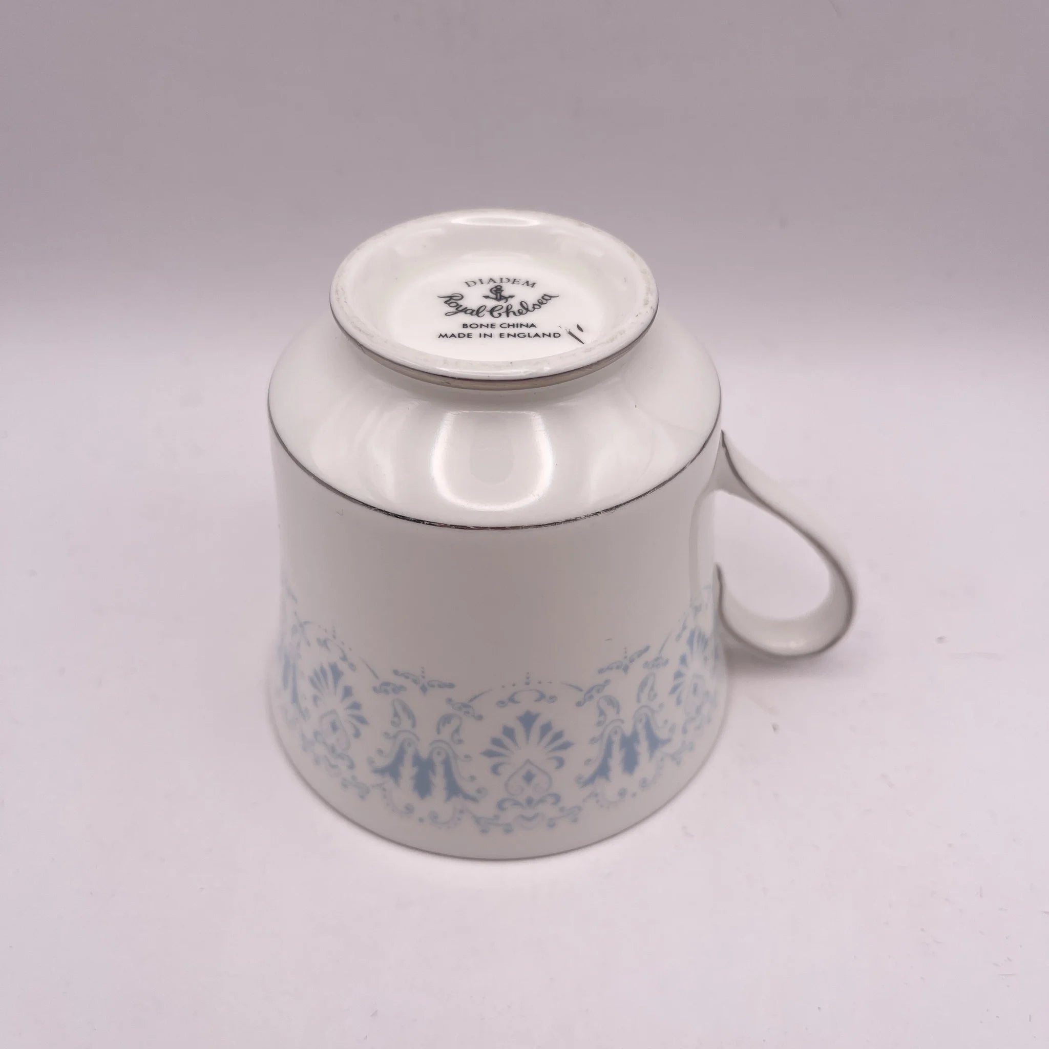 【アンティーク】 ティーカップ / Royal Chelsea(ロイヤル チェルシー) / Diadem / 1943年~1961年 / Bone China / イギリス