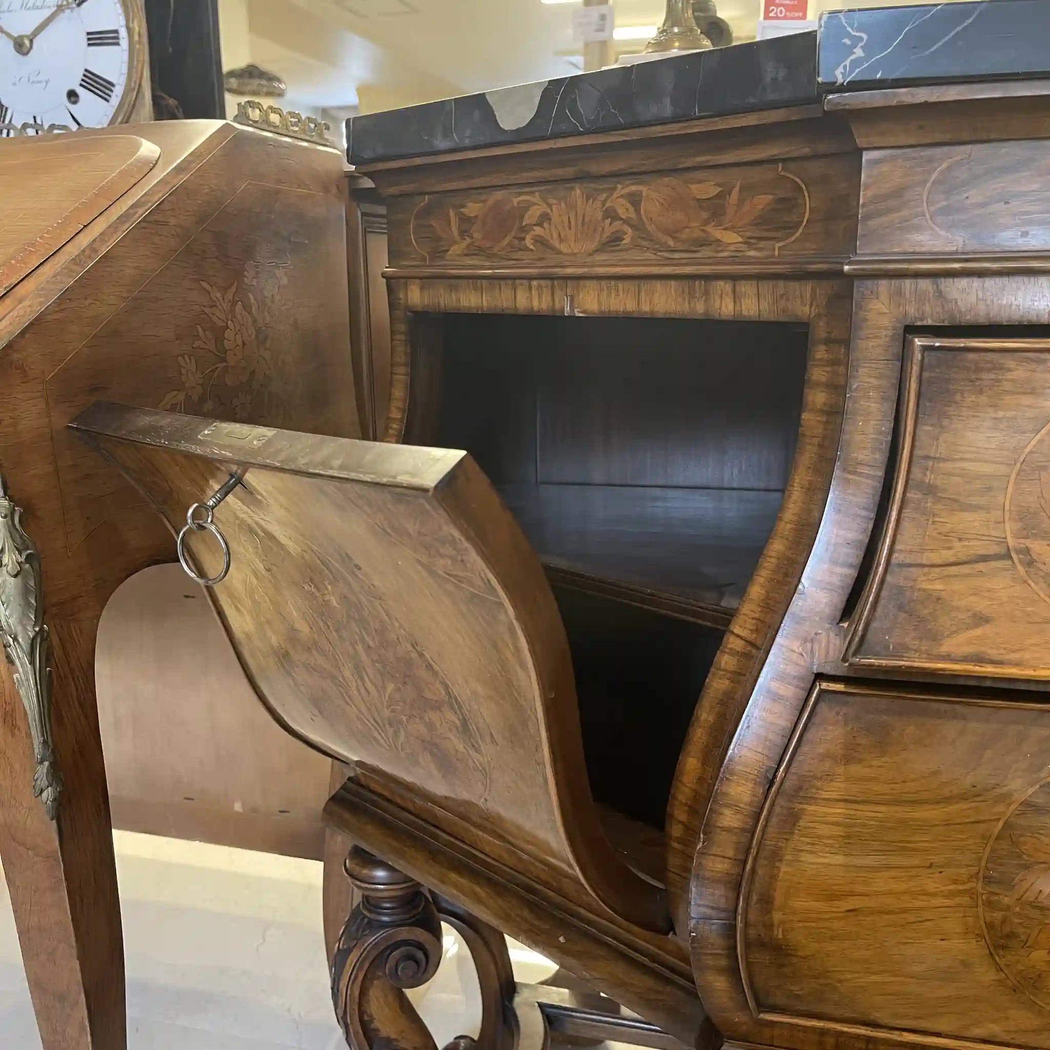 【アンティーク】 コモド コンソール / ボンベイ型 / 1900年代 / ウォールナット材 / ドイツ