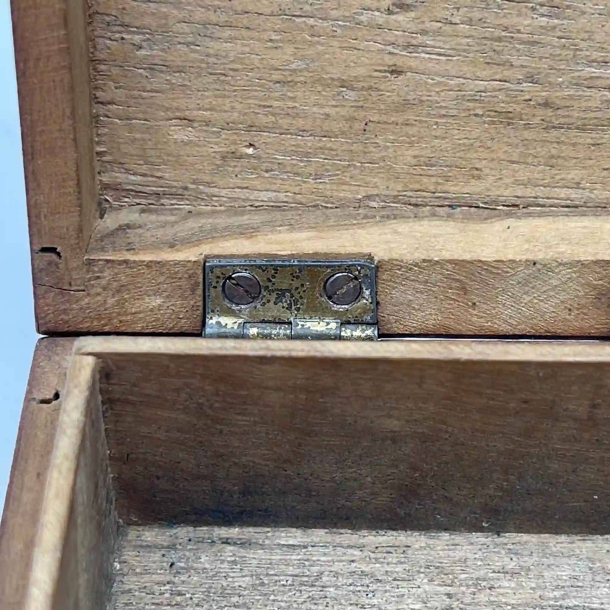 [Vintage] Trinket box (accessory case) / Estimated mid-20C / Natural wood / Italy / Inlay, acanthus, bird