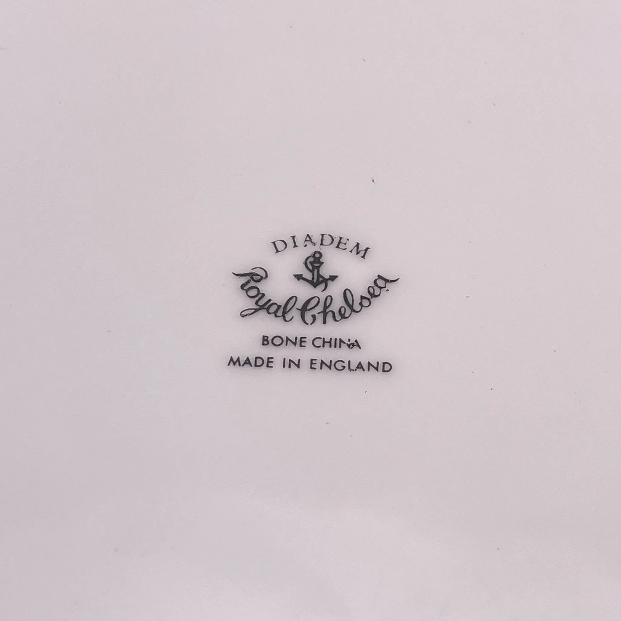 【アンティーク】 プレート(皿) 中 / Royal Chelsea(ロイヤル チェルシー) / Diadem / 1943年~1961年 / Bone China / イギリス