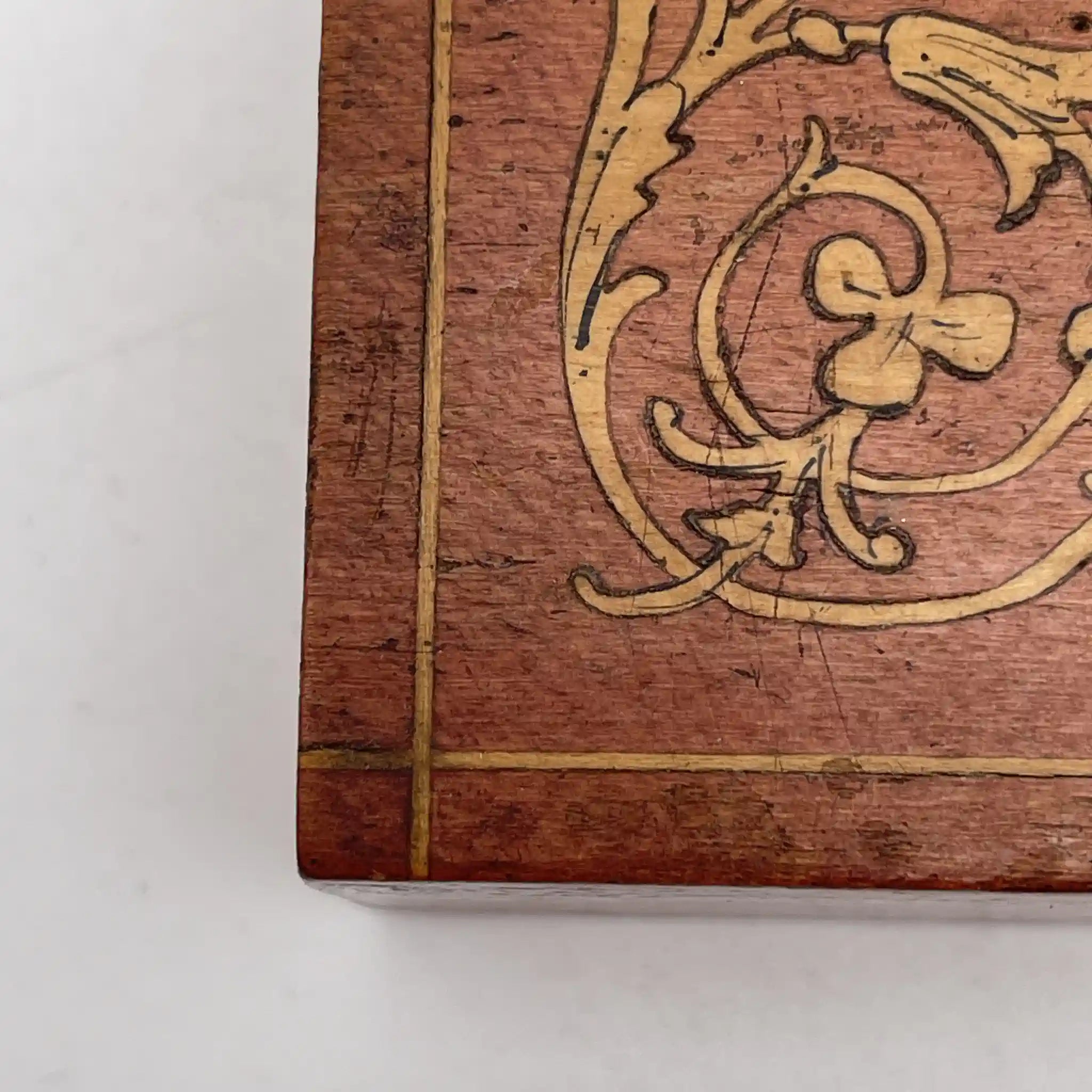 [Vintage] Trinket box (accessory case) / Estimated mid-20C / Natural wood / Italy / Inlay, acanthus, bird