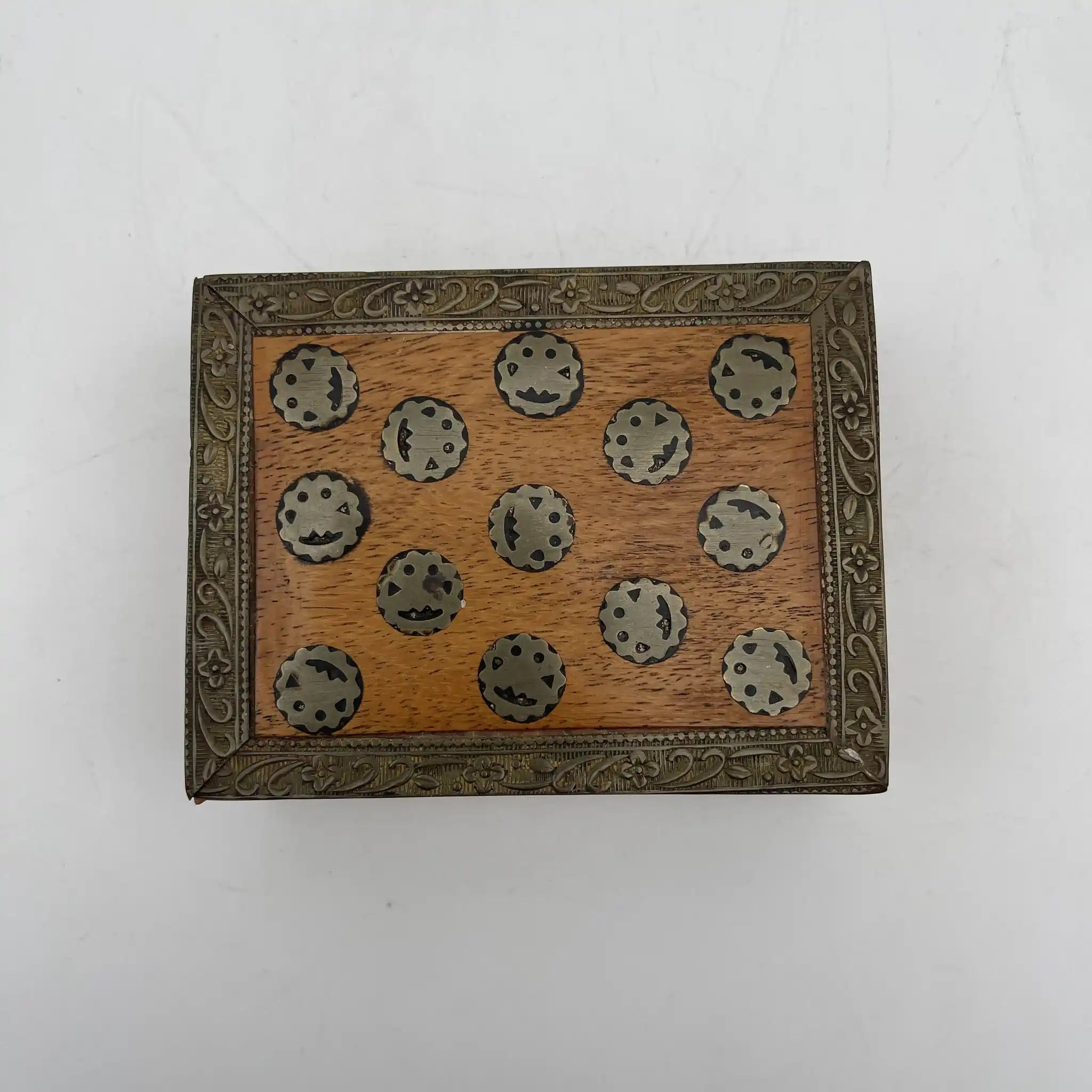 [Reuse] Trinket box (accessory case) / Estimated late 20C / Brass / India / Brass inlay
