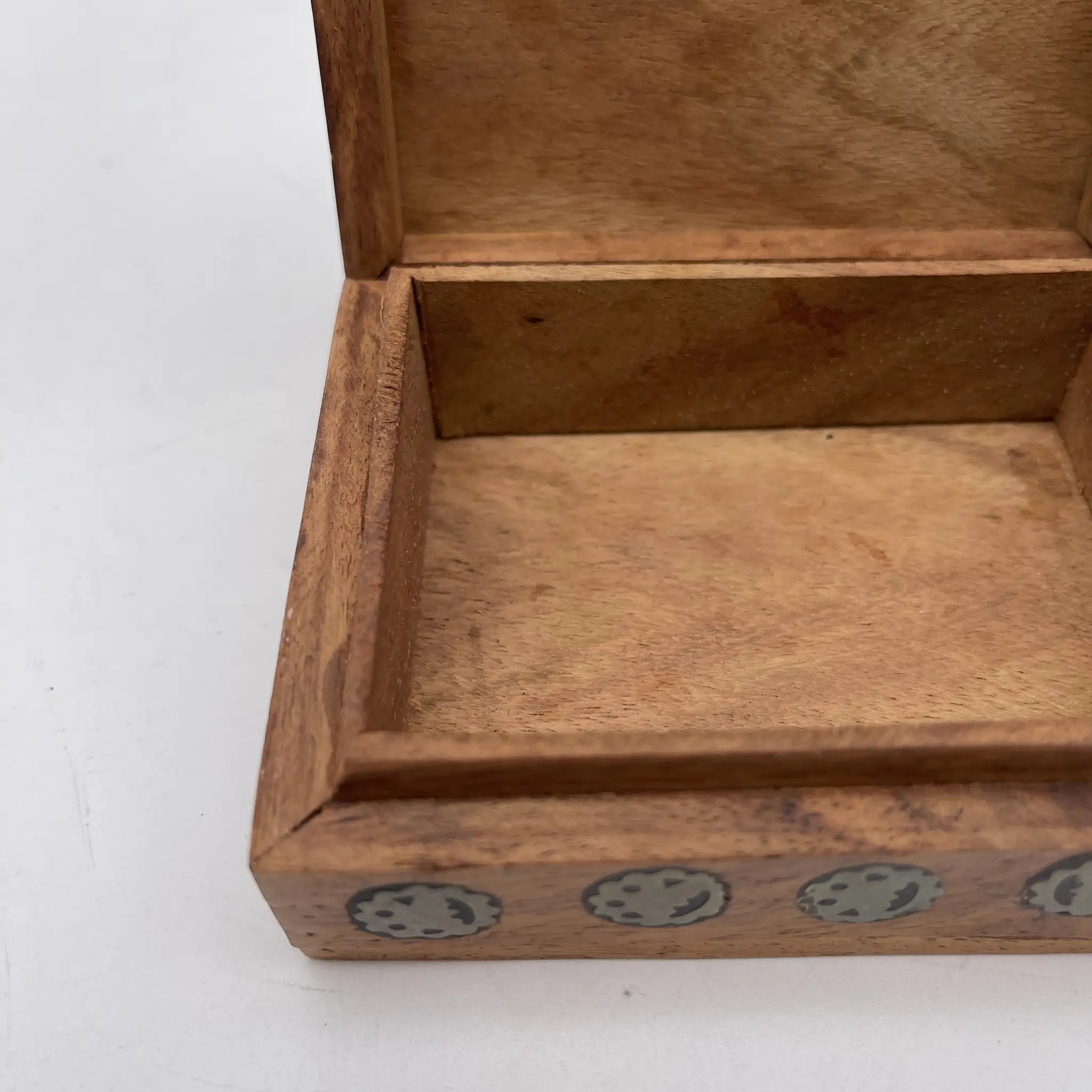 [Reuse] Trinket box (accessory case) / Estimated late 20C / Brass / India / Brass inlay