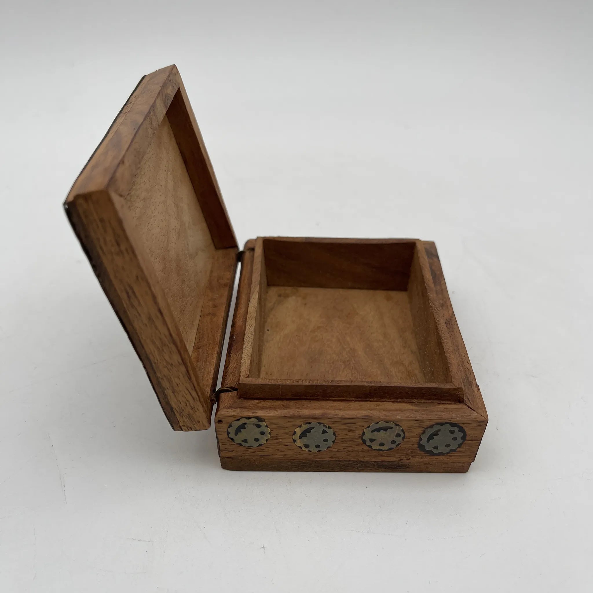 [Reuse] Trinket box (accessory case) / Estimated late 20C / Brass / India / Brass inlay