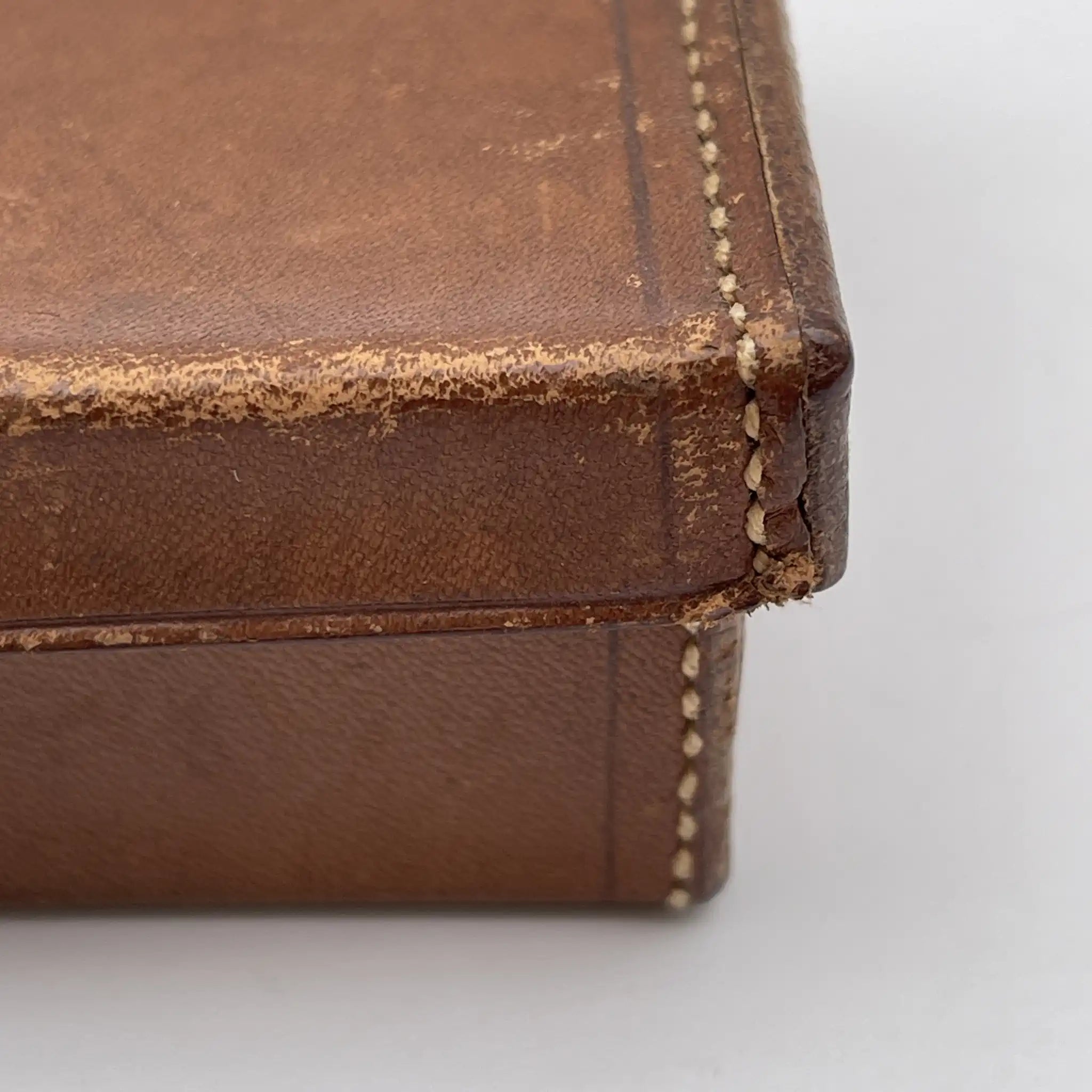 [Vintage] Trinket box (accessory case) / Estimated mid-20C / Genuine leather / Italy / Saddle stitch