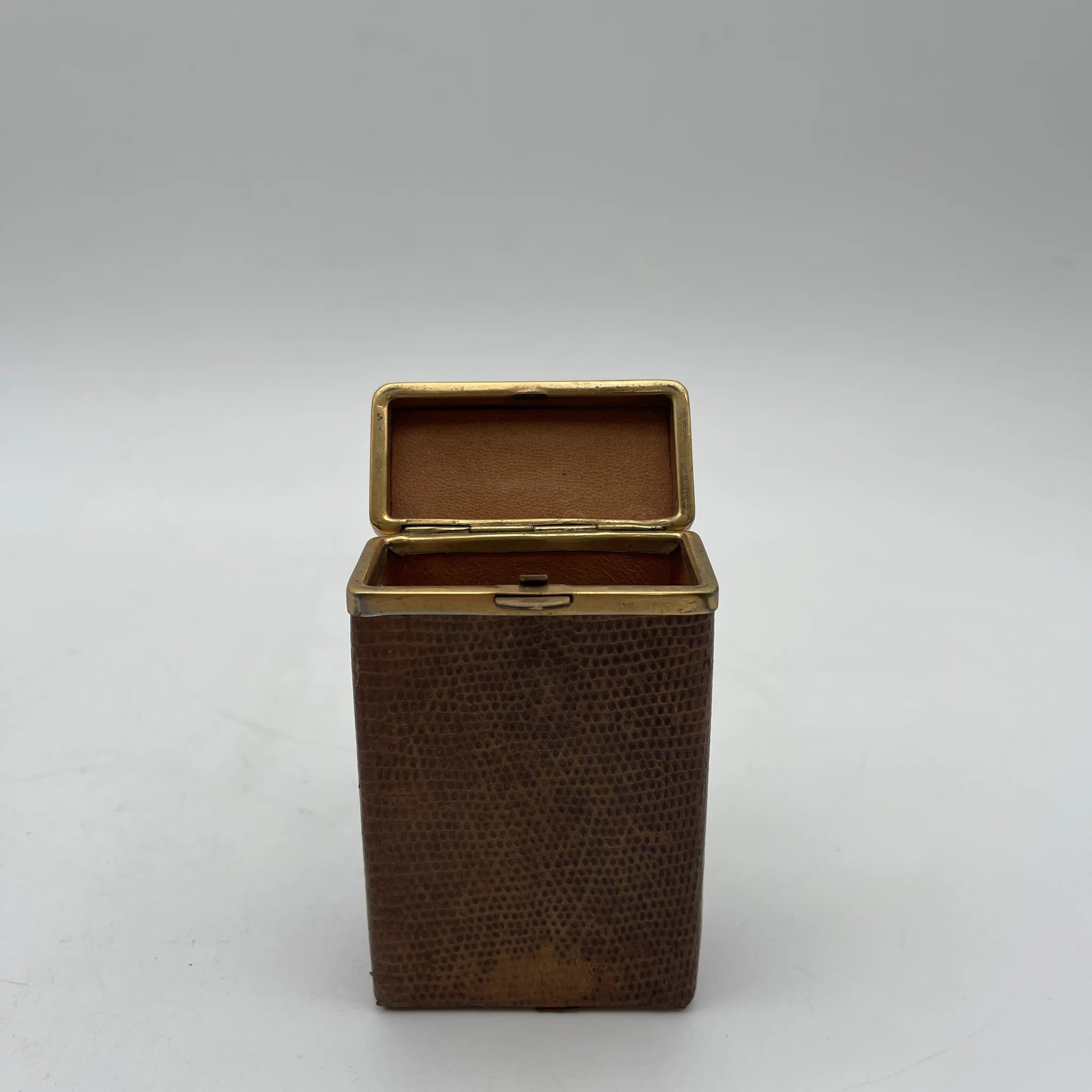 [Vintage] Cigarette case / Estimated mid-20C / Genuine leather / England