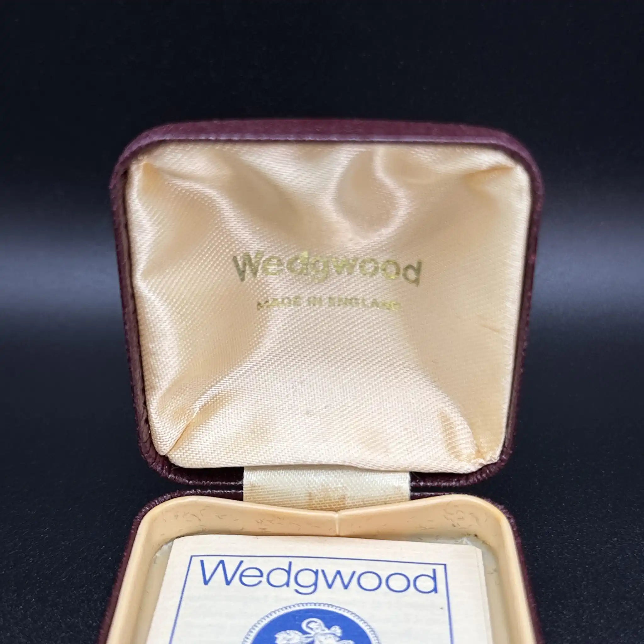 [Art/Decorations] Necklace / Wedgewood / Jasperware / Late 20C / Sterling Silver / England / Cameo, with box