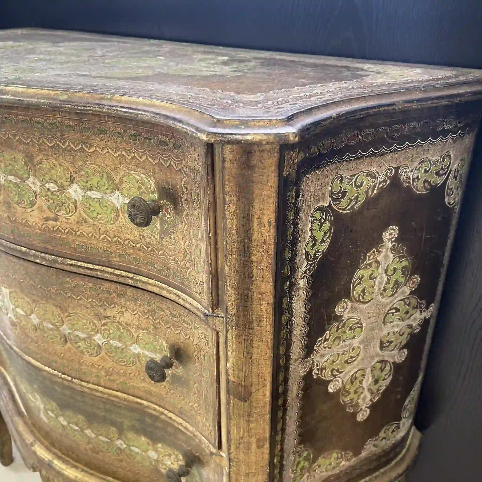 【アンティーク】 チェスト / ロココ調 / イタリア