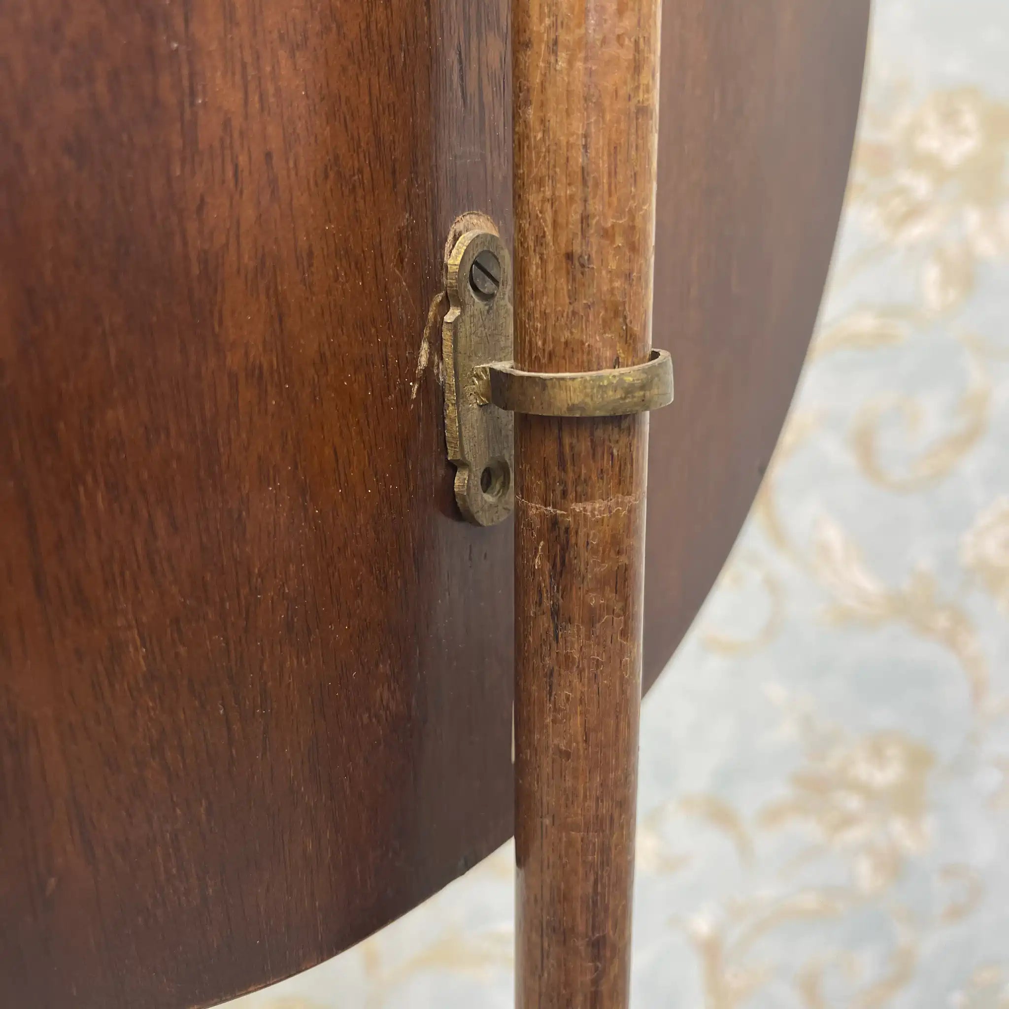 【アンティーク】 ポールスクリーン / 20世紀前後 / イギリス / トライポッド,ニードルポイント,旋盤細工