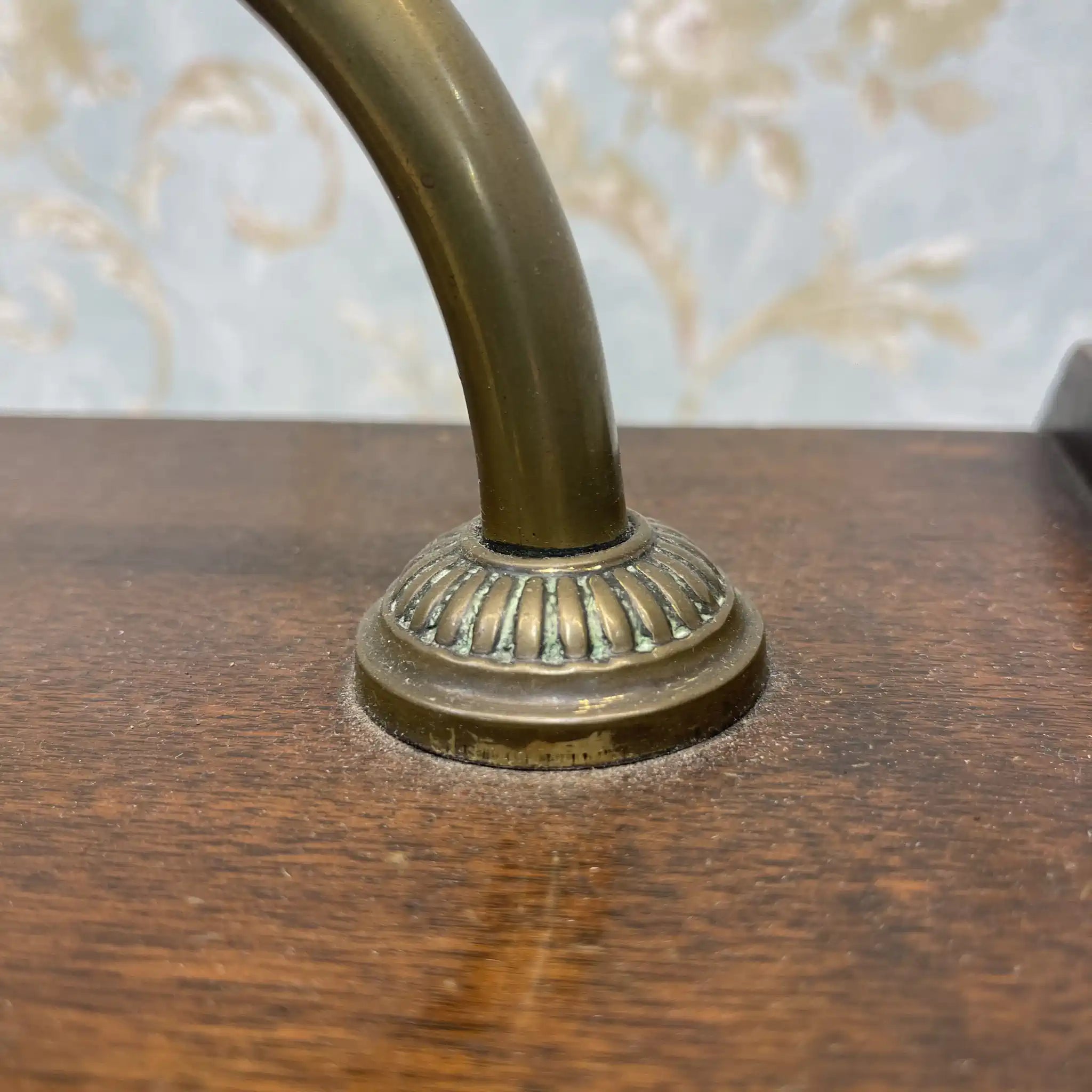 【アンティーク】 コール・スカットル(炭桶) / ヴィクトリアン様式 / 1890〜1910年代 / イギリス / 手打ち真鍮,傾斜扉