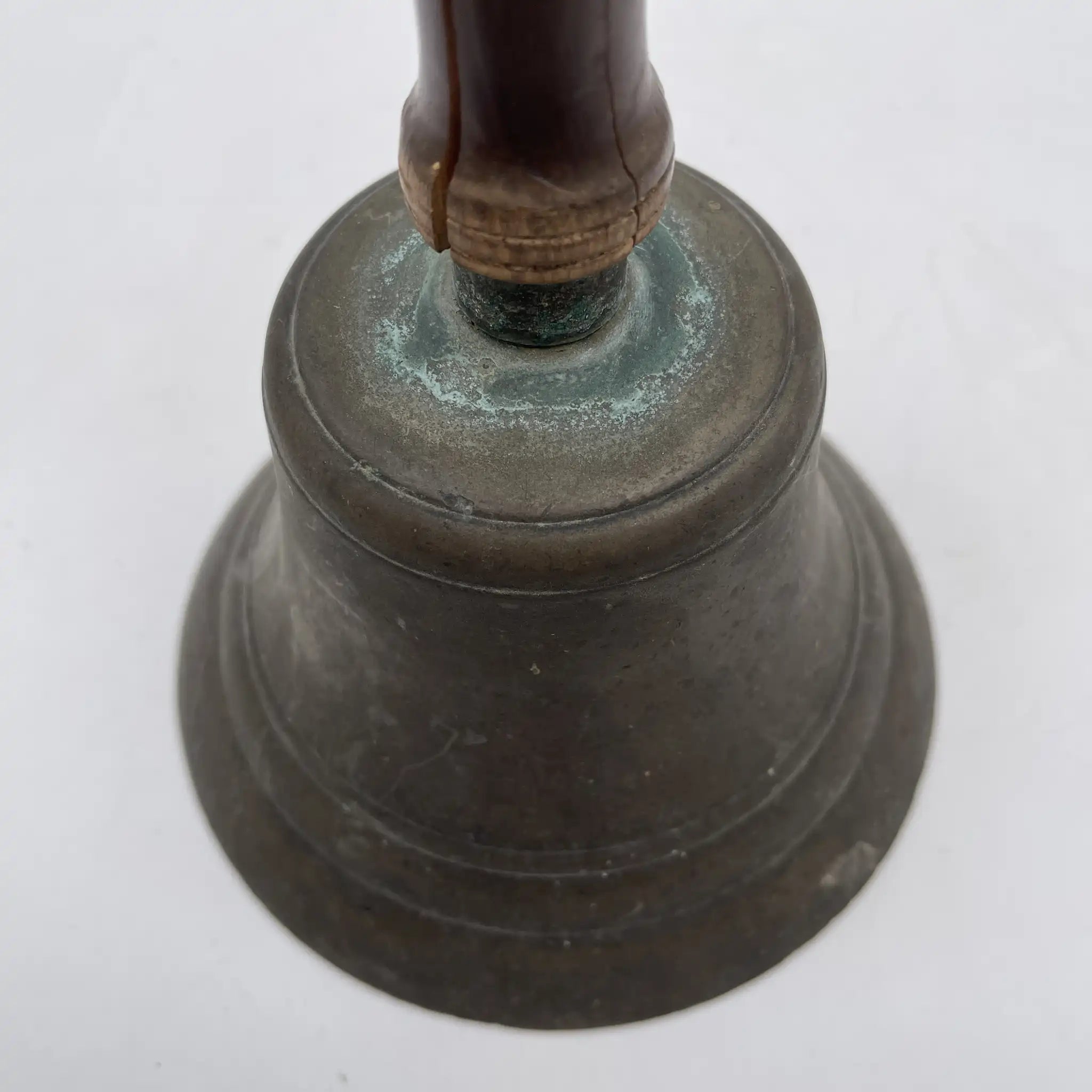 [Antique] Handbell / Estimated early 20C / Brass / Europe