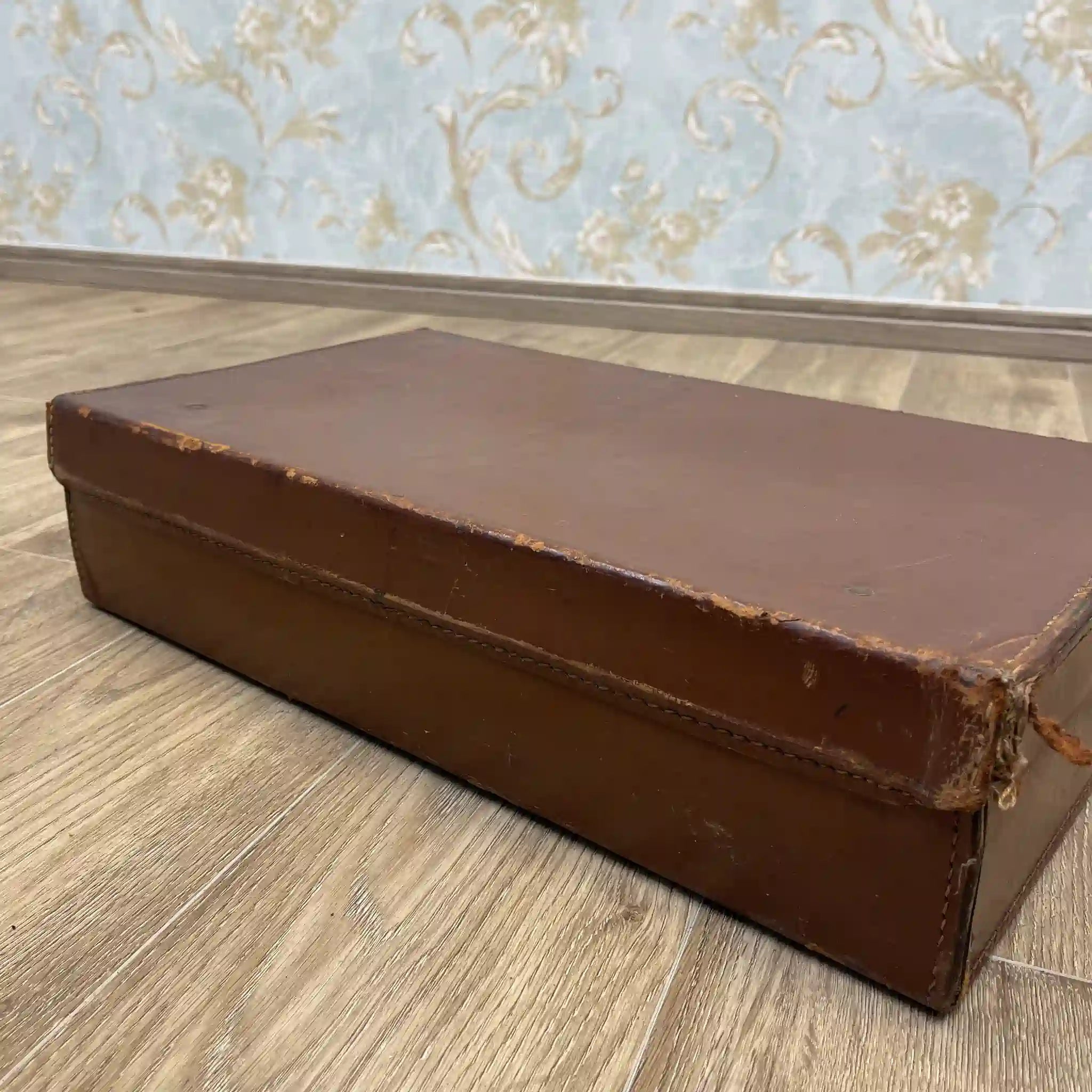 【アンティーク】 トランク(スーツケース) / 本革 / イギリス