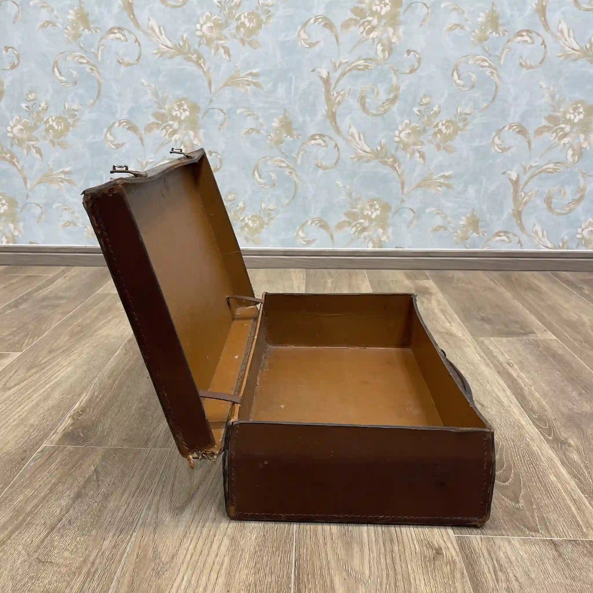 【アンティーク】 トランク(スーツケース) / 本革 / イギリス