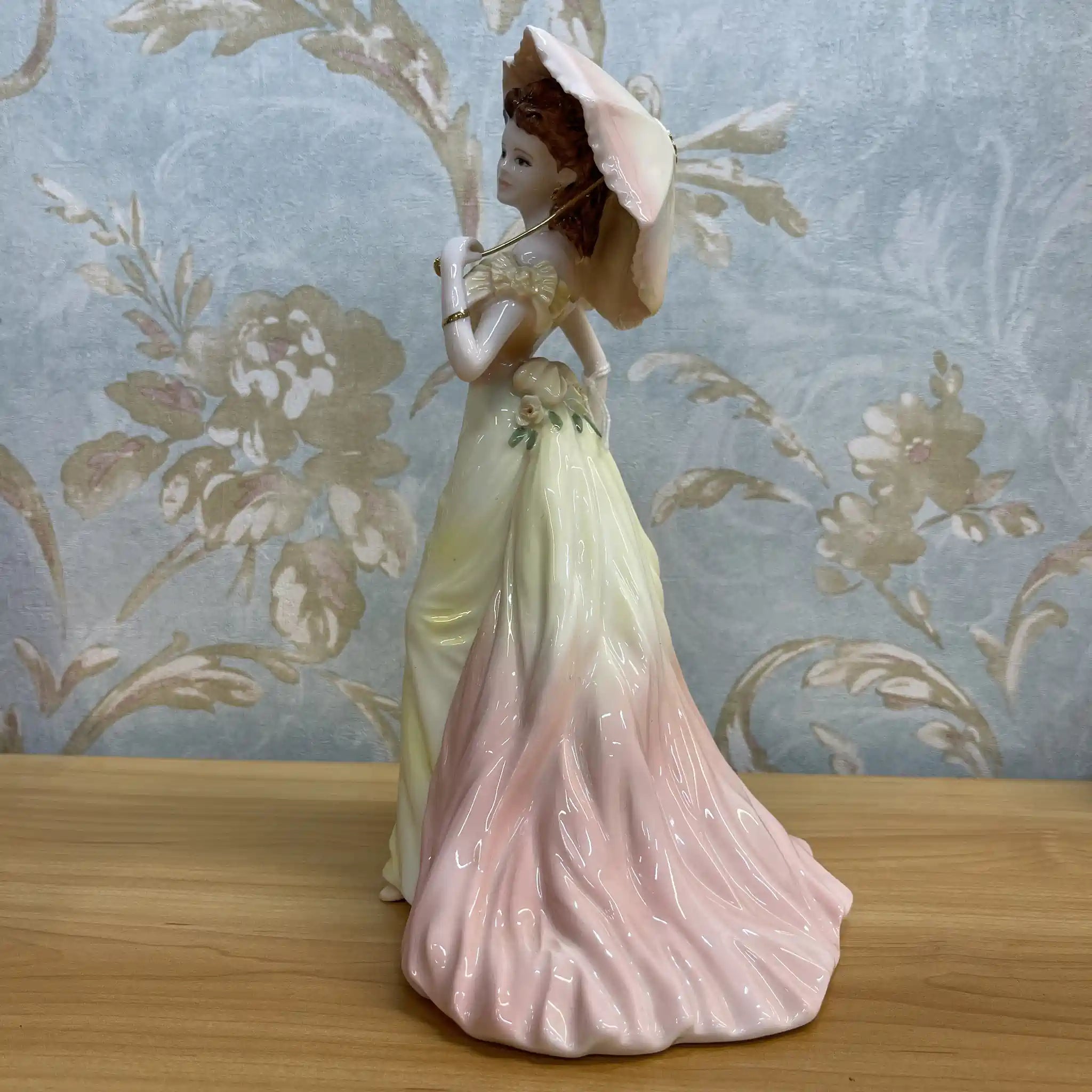 【リユース】 フィギュリン (陶磁器人形) / Coalport / Ladies of Fashion / Vicky / 推定2000前後 / Bone China / イギリス / Jack Glynn, ハンドペイント