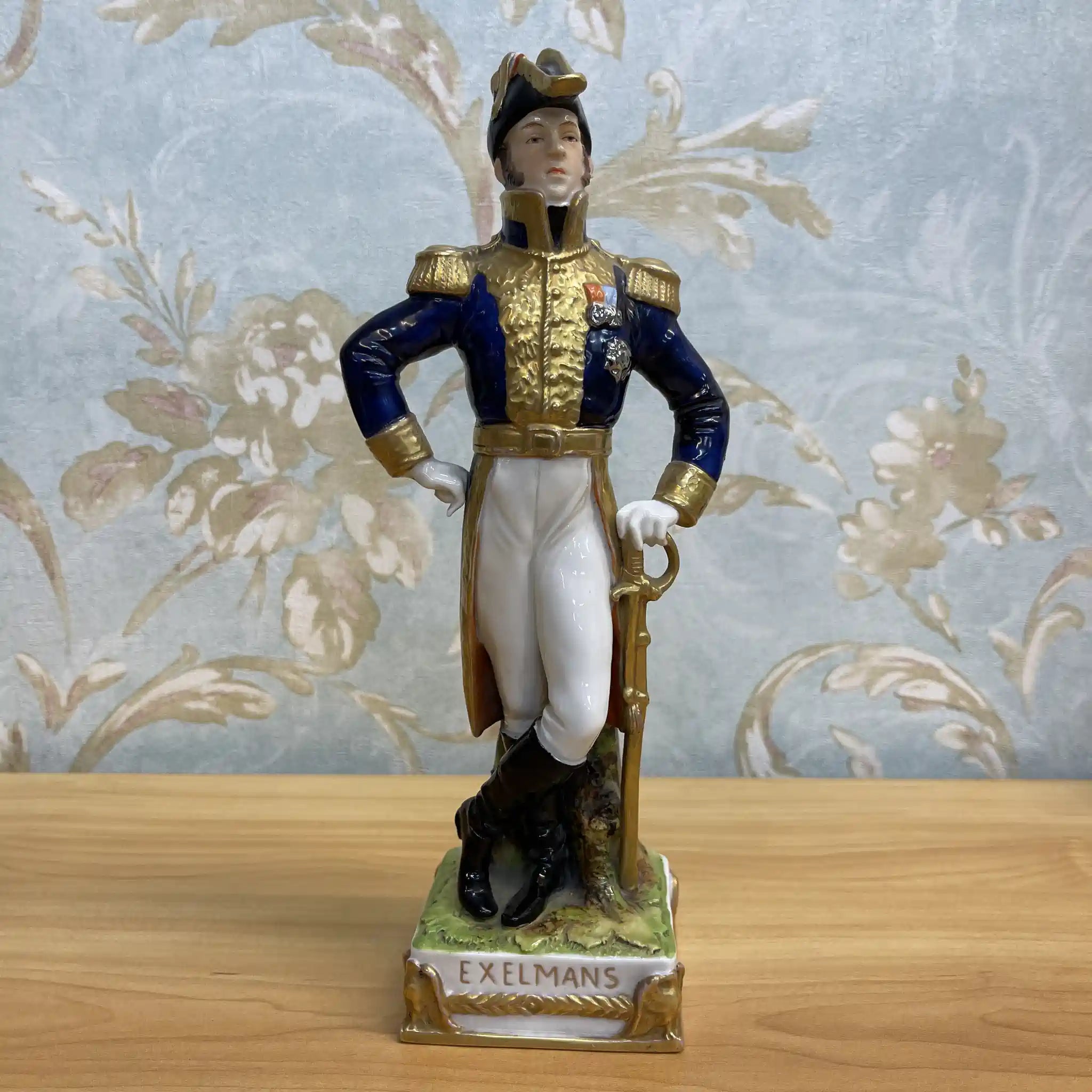 【ビンテージ】 フィギュリン (陶磁器人形) / Exelmans / 推定20C中後期 / 磁器 / フランス / ナポレオン軍, ハンドペイント