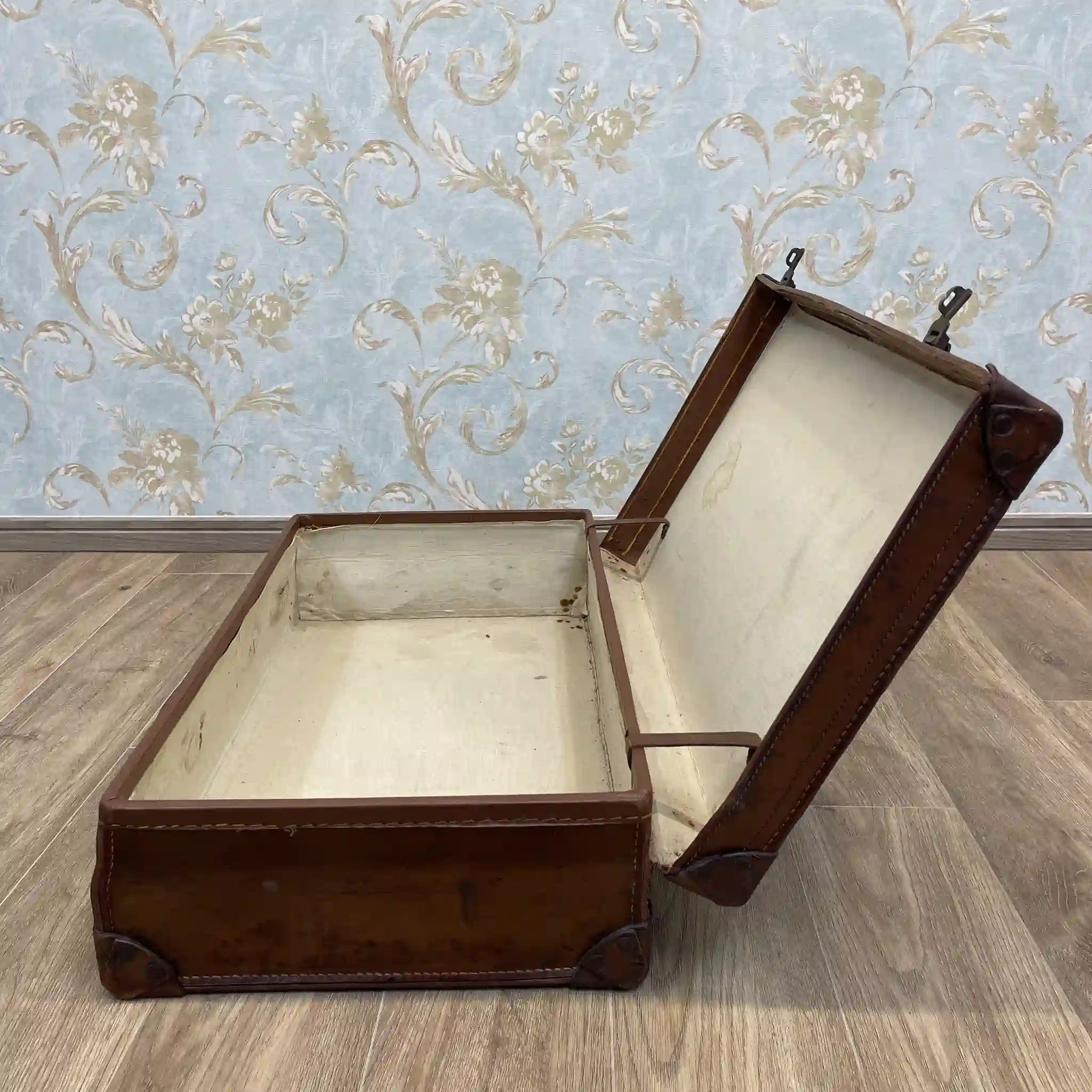 【アンティーク】 トランク(スーツケース) / 本革 / イギリス